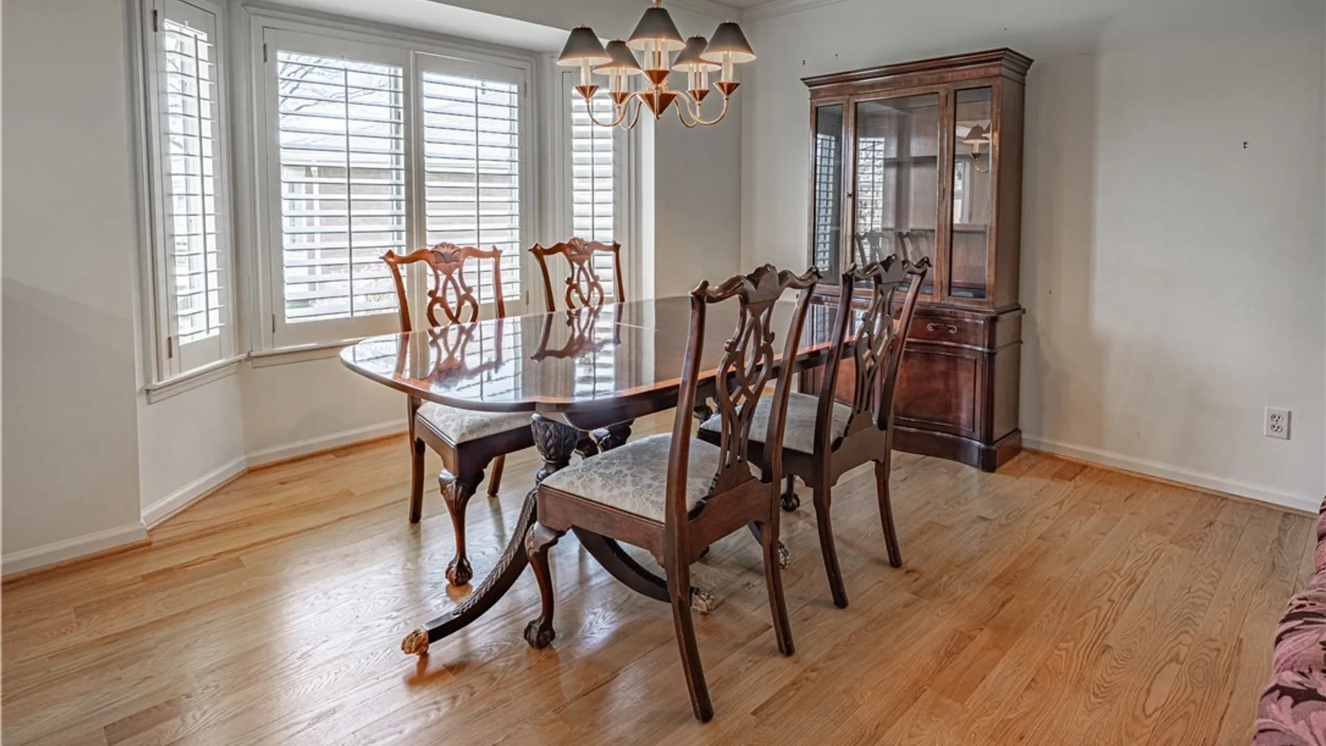 Property at 9 Saint Charles Ct, Amherst, NY 14221 8