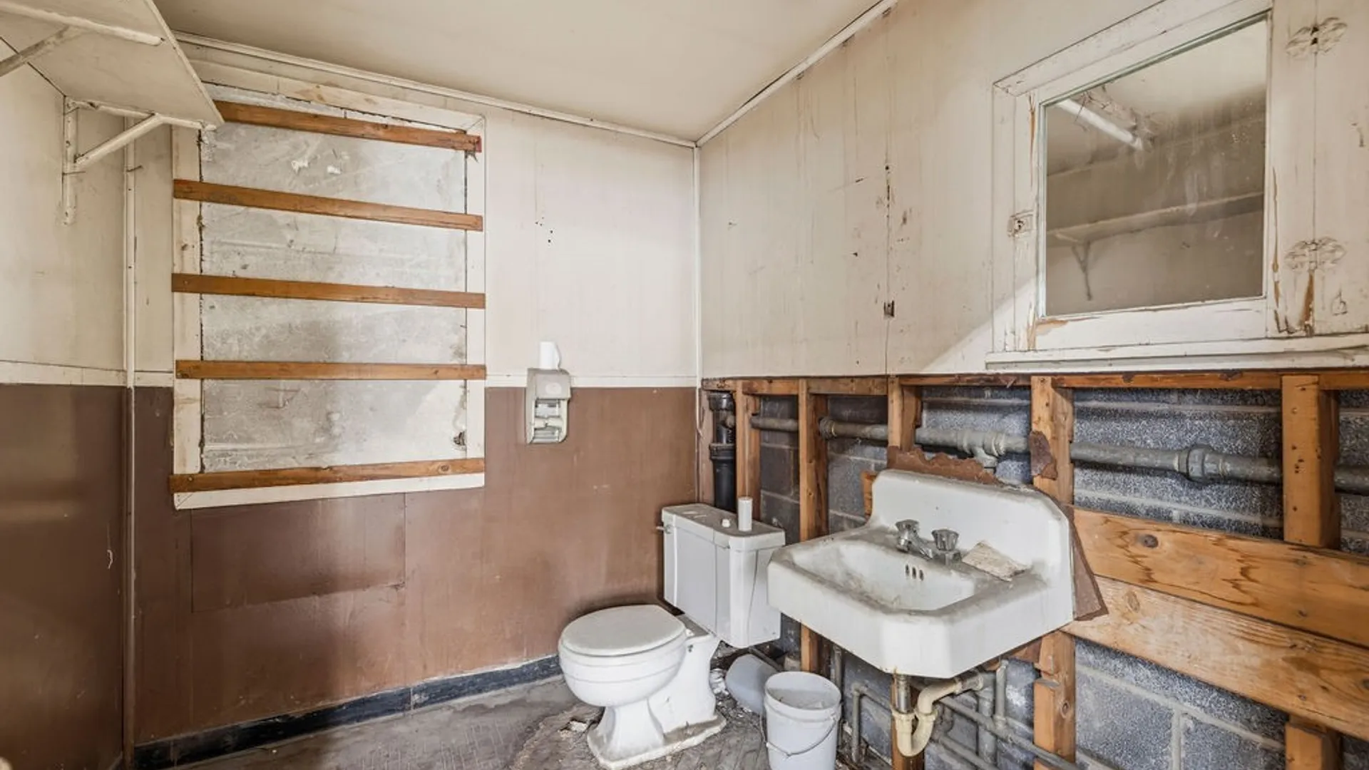 Property at 2722 Pine Avenue, Niagara Falls, NY 14301 27
