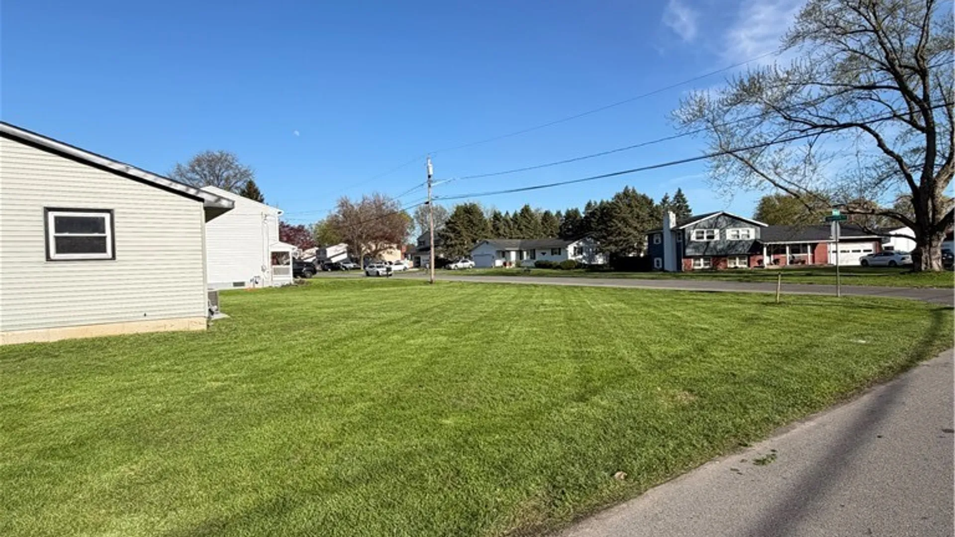 Property at 7968 Boxford Road, Clay, NY 13041 6