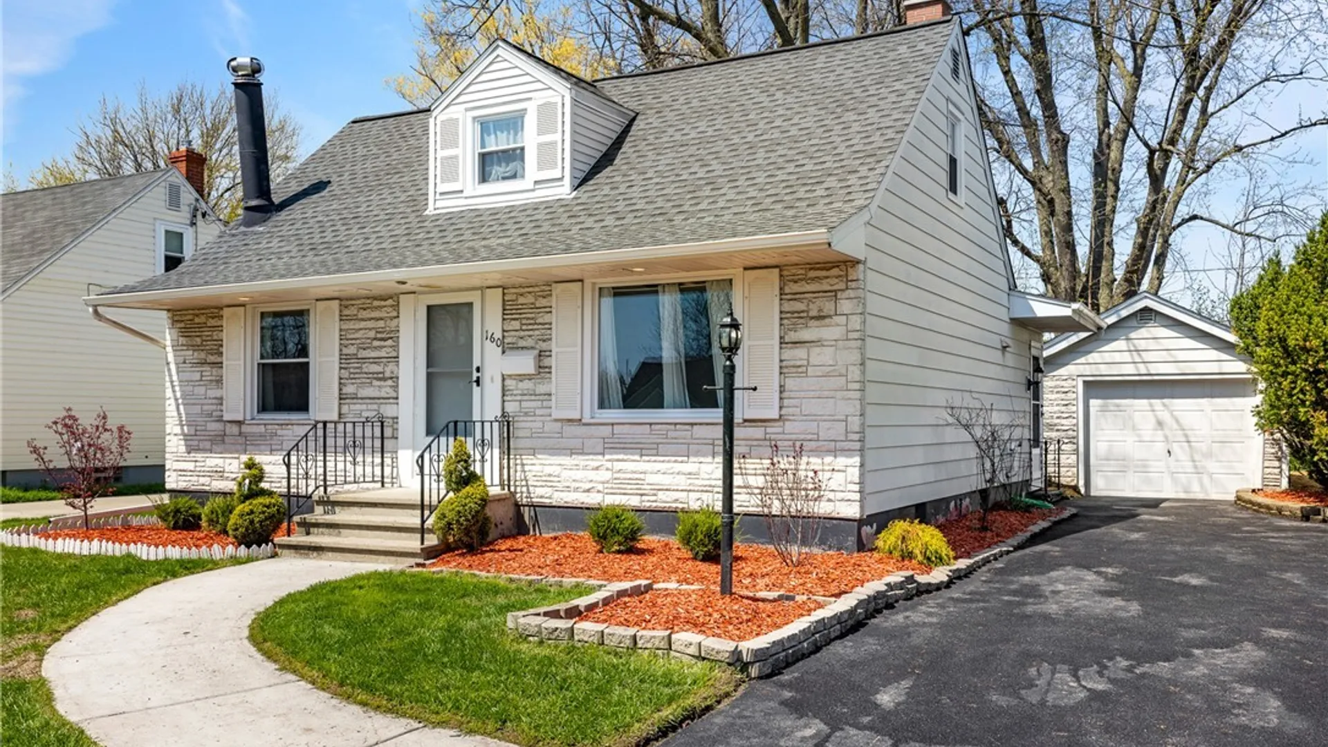 Property at 160 Westbrook Drive, Cheektowaga, NY 14225 4