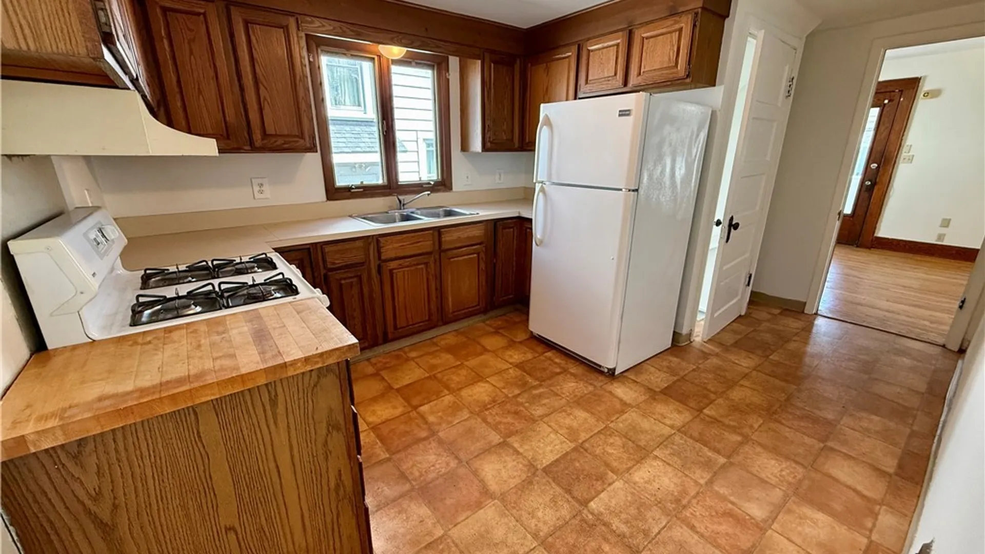 Property at 135 Wadsworth Street, Syracuse, NY 13203 14