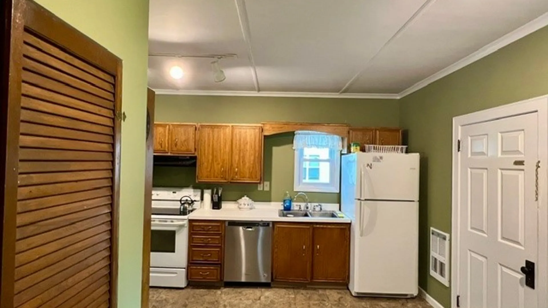 Property at 7 W Kendrick Avenue, Hamilton, NY 13346 22