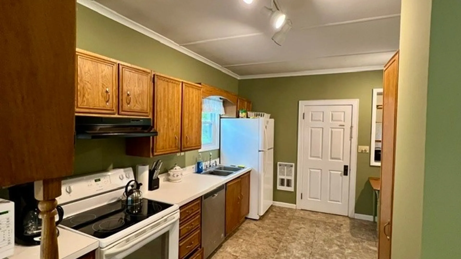Property at 7 W Kendrick Avenue, Hamilton, NY 13346 23