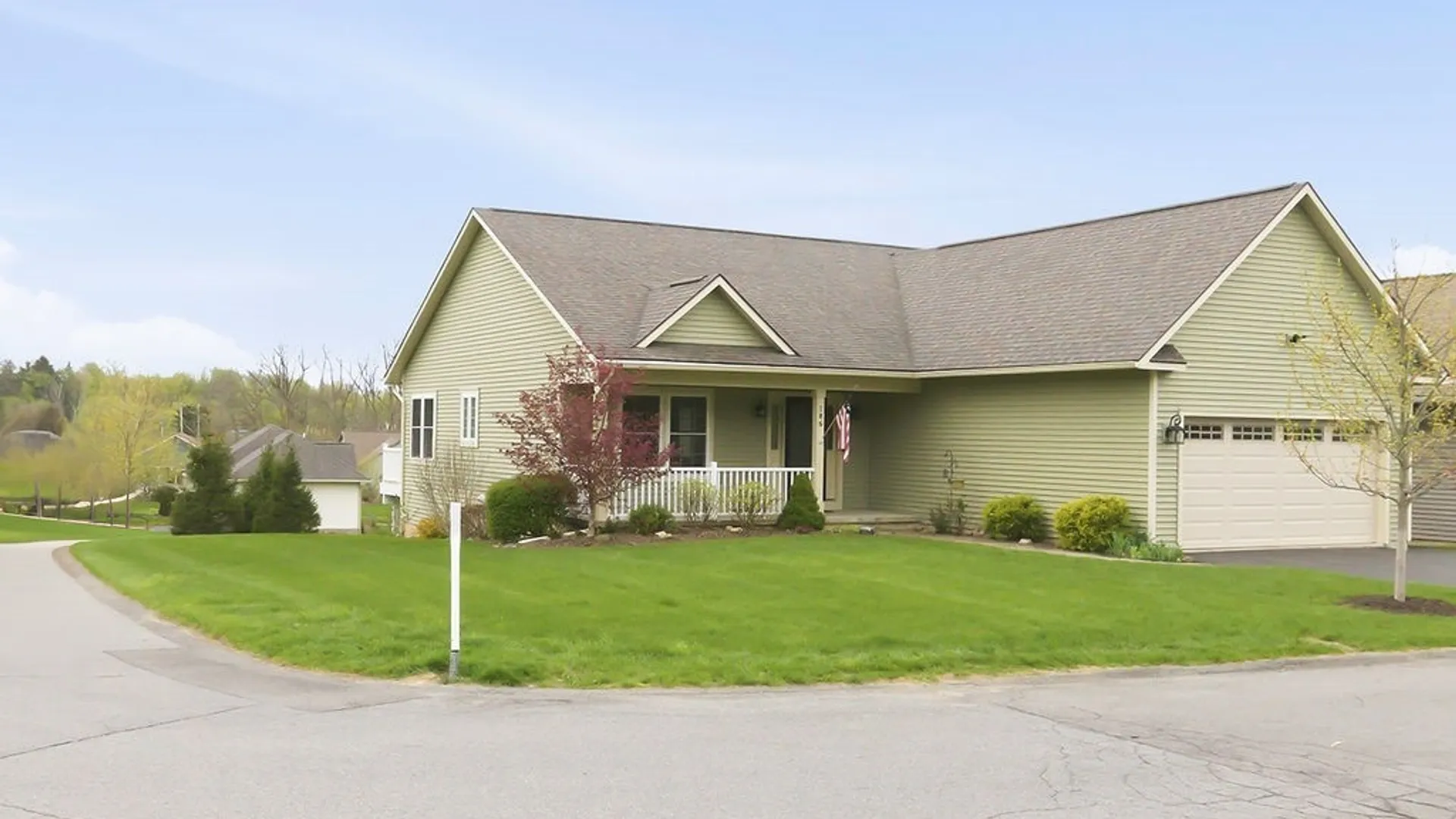 Property at 106 Linenhall Street, Camillus, NY 13031 32