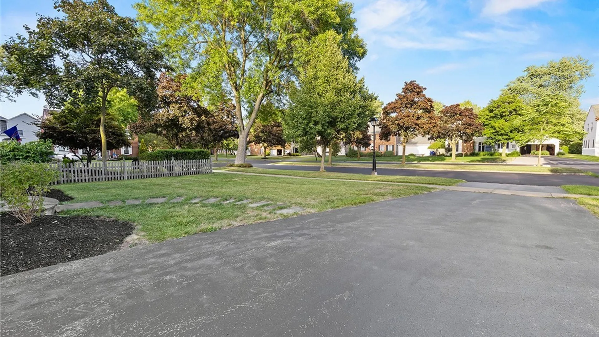 Property at 45 Thomas Jefferson Lane, Amherst, NY 14226 40