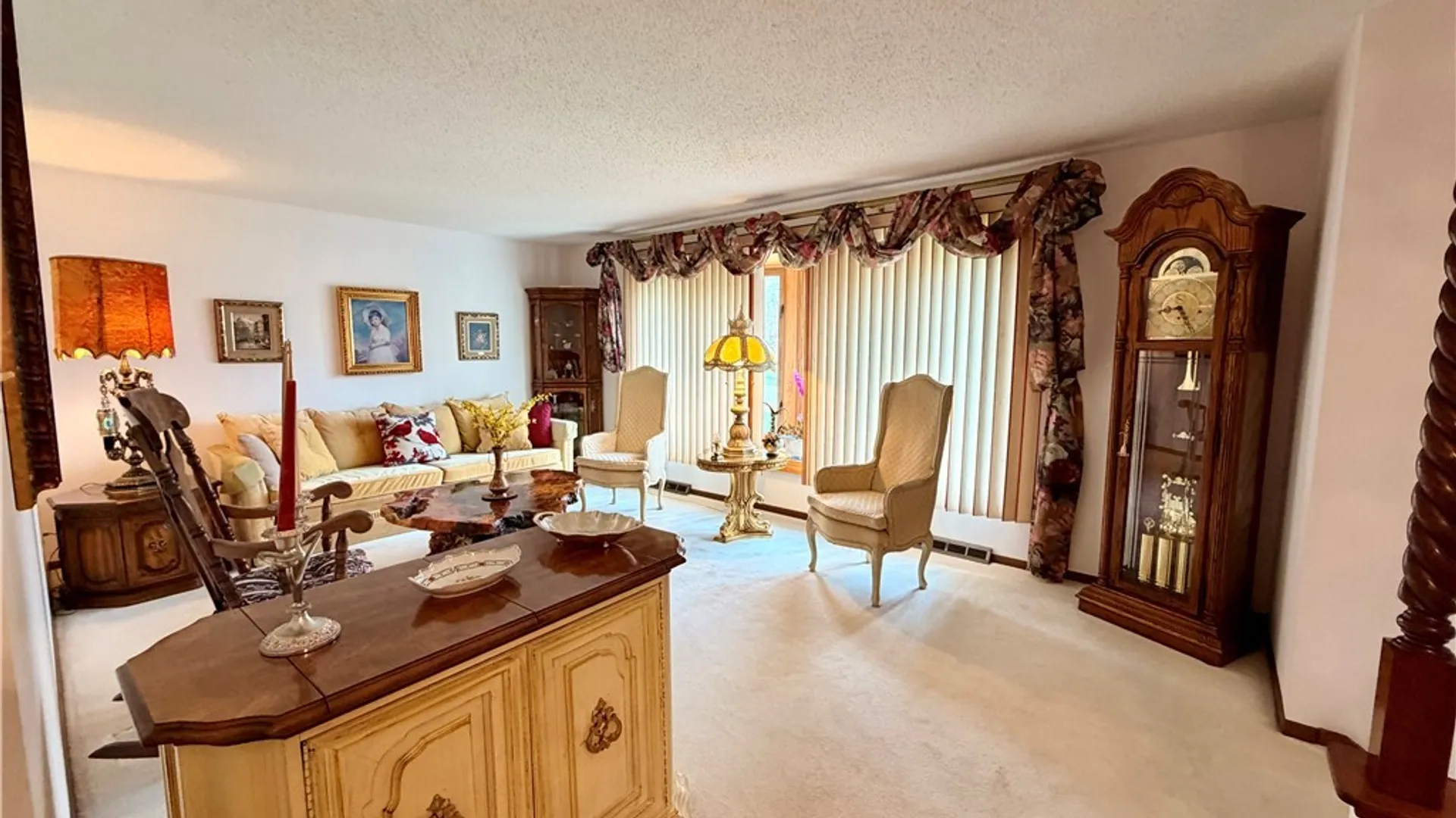 Property at 229 Windmill Road, West Seneca, NY 14218 5