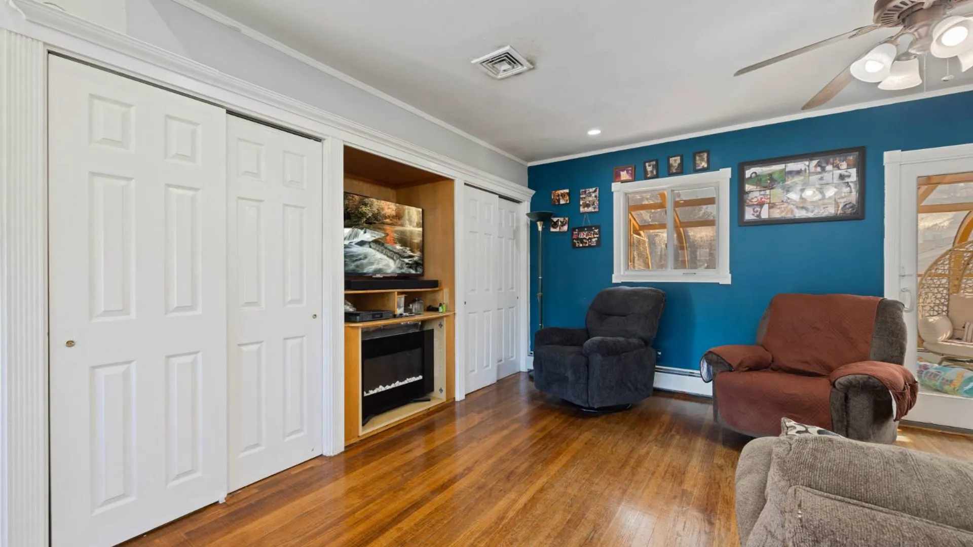 Property at 861 Maple Lane, East Meadow, NY 11554 13