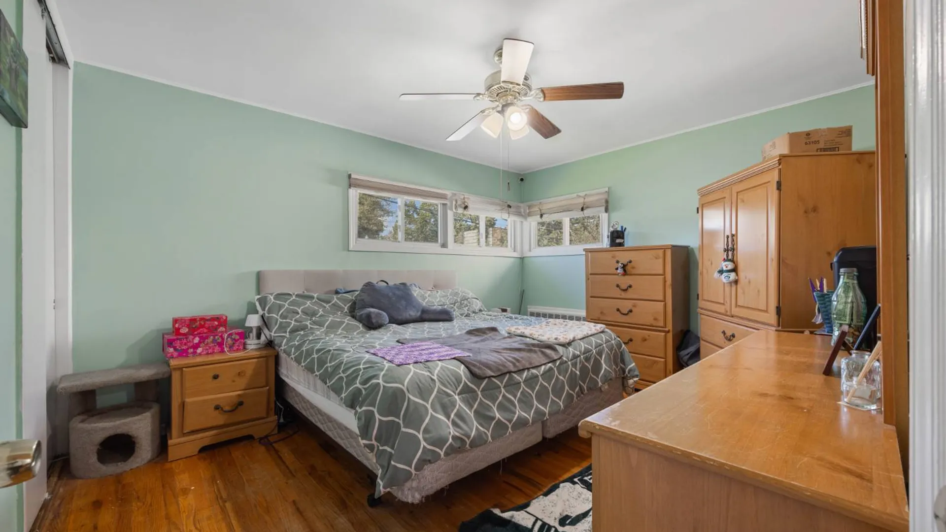 Property at 861 Maple Lane, East Meadow, NY 11554 17