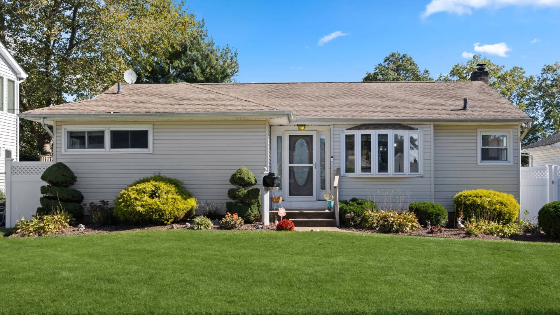 Property at 861 Maple Lane, East Meadow, NY 11554 3