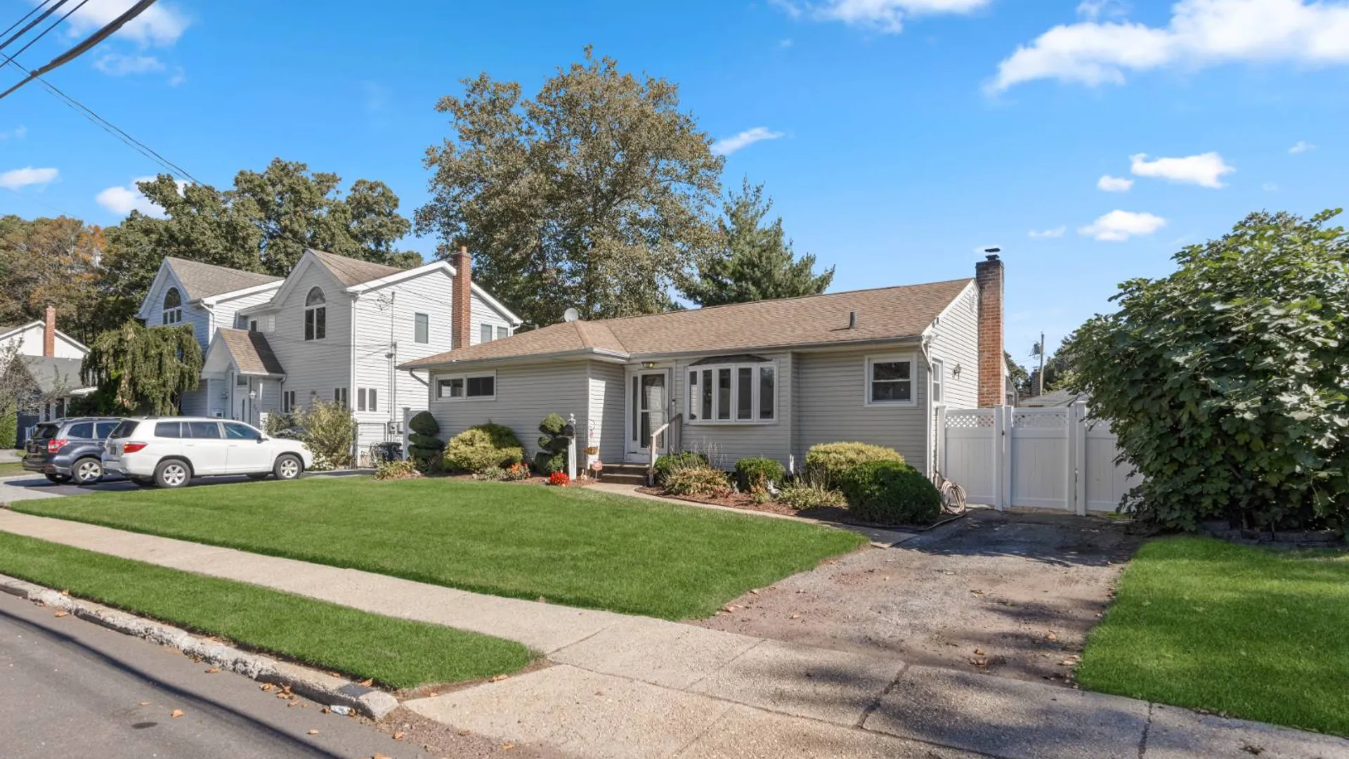 Property at 861 Maple Lane, East Meadow, NY 11554 4