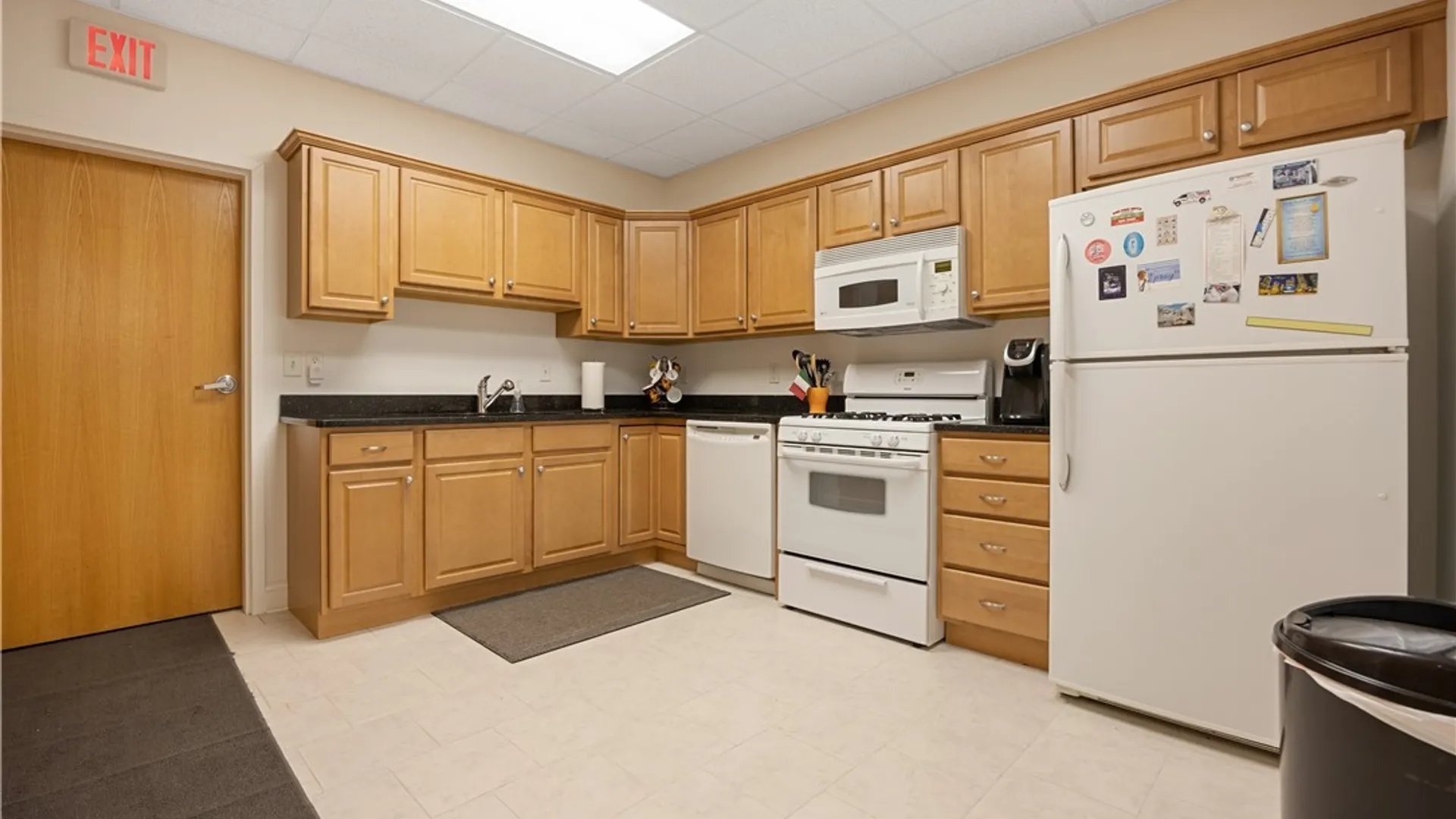 Property at 207 Chapel Drive, Camillus, NY 13219 17