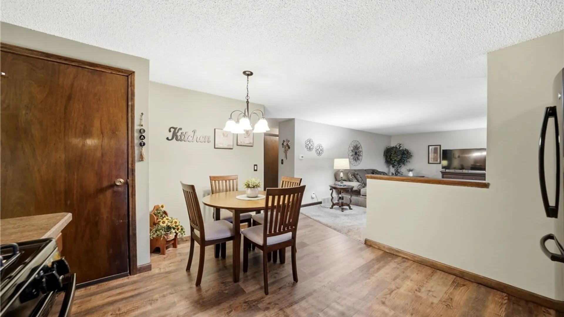 Property at 11 Martinique Drive, Cheektowaga, NY 14227 10