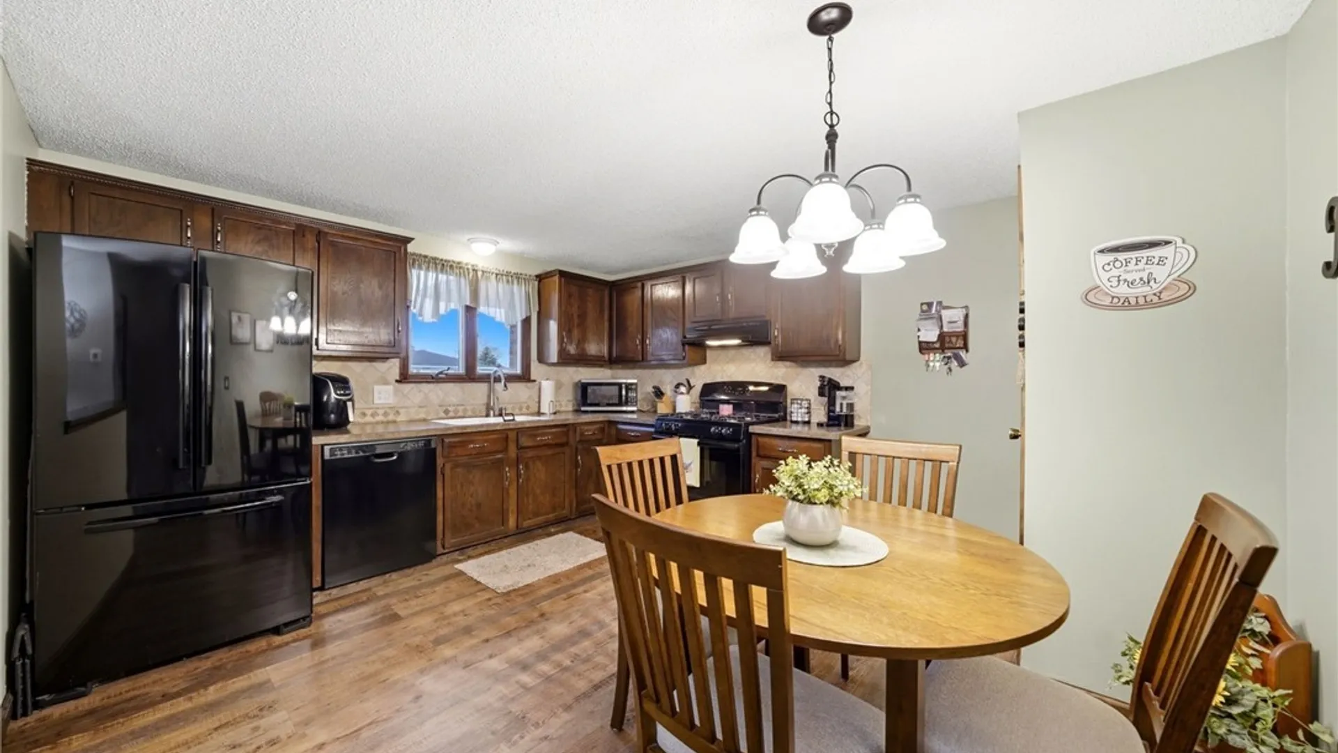 Property at 11 Martinique Drive, Cheektowaga, NY 14227 12