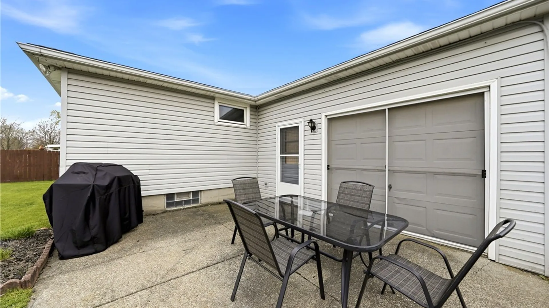 Property at 11 Martinique Drive, Cheektowaga, NY 14227 34