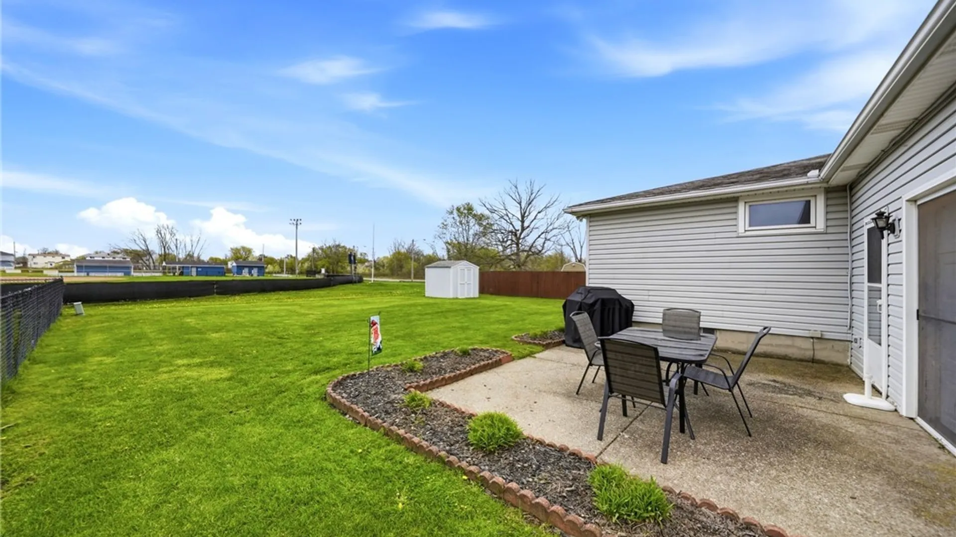 Property at 11 Martinique Drive, Cheektowaga, NY 14227 35