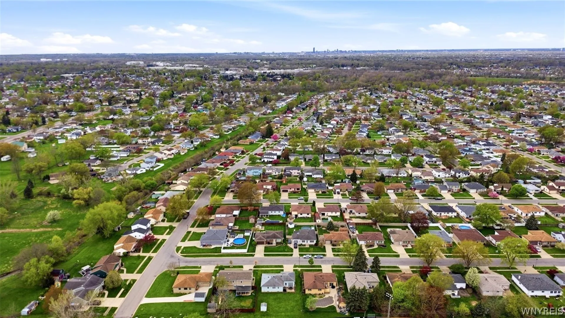 Property at 11 Martinique Drive, Cheektowaga, NY 14227 44