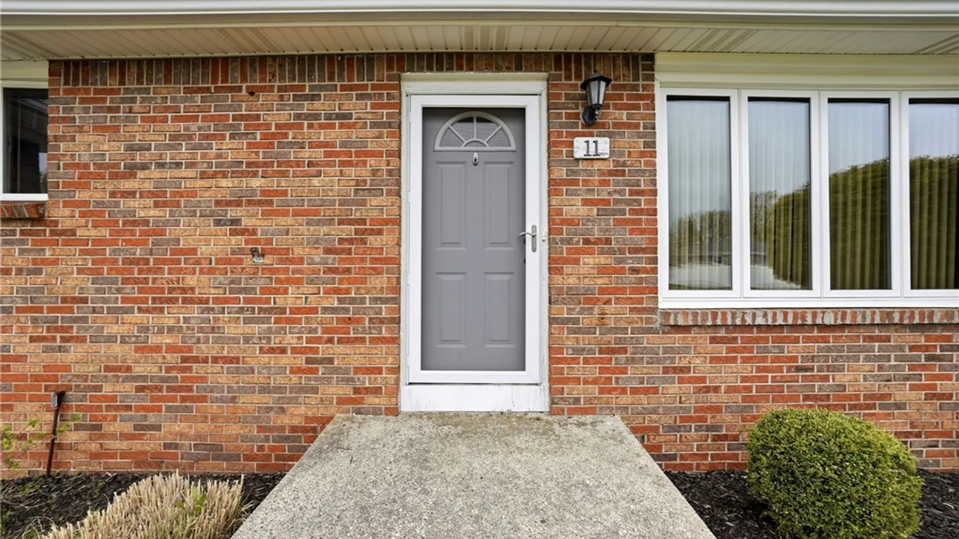 Property at 11 Martinique Drive, Cheektowaga, NY 14227 5