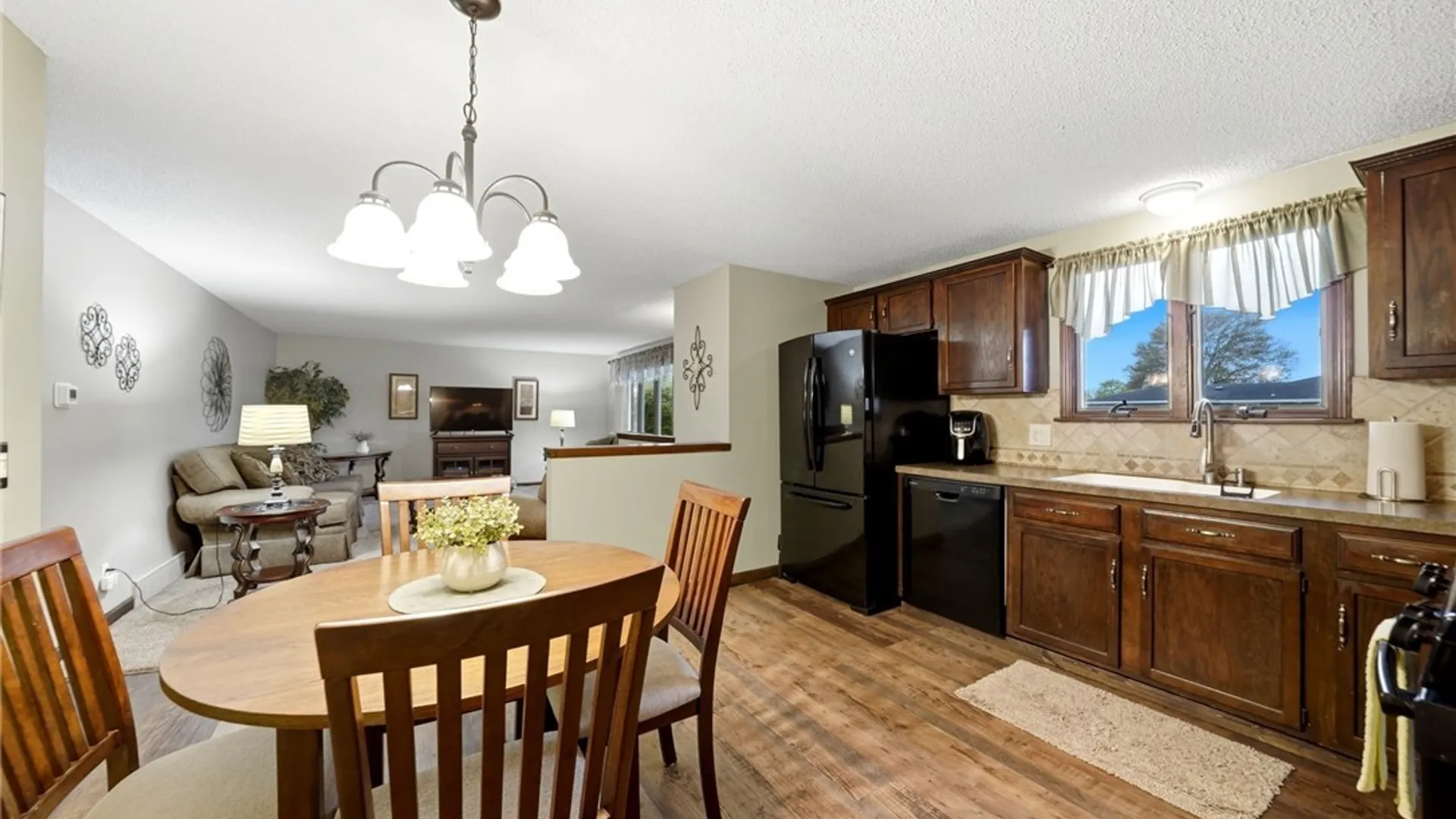 Property at 11 Martinique Drive, Cheektowaga, NY 14227 9