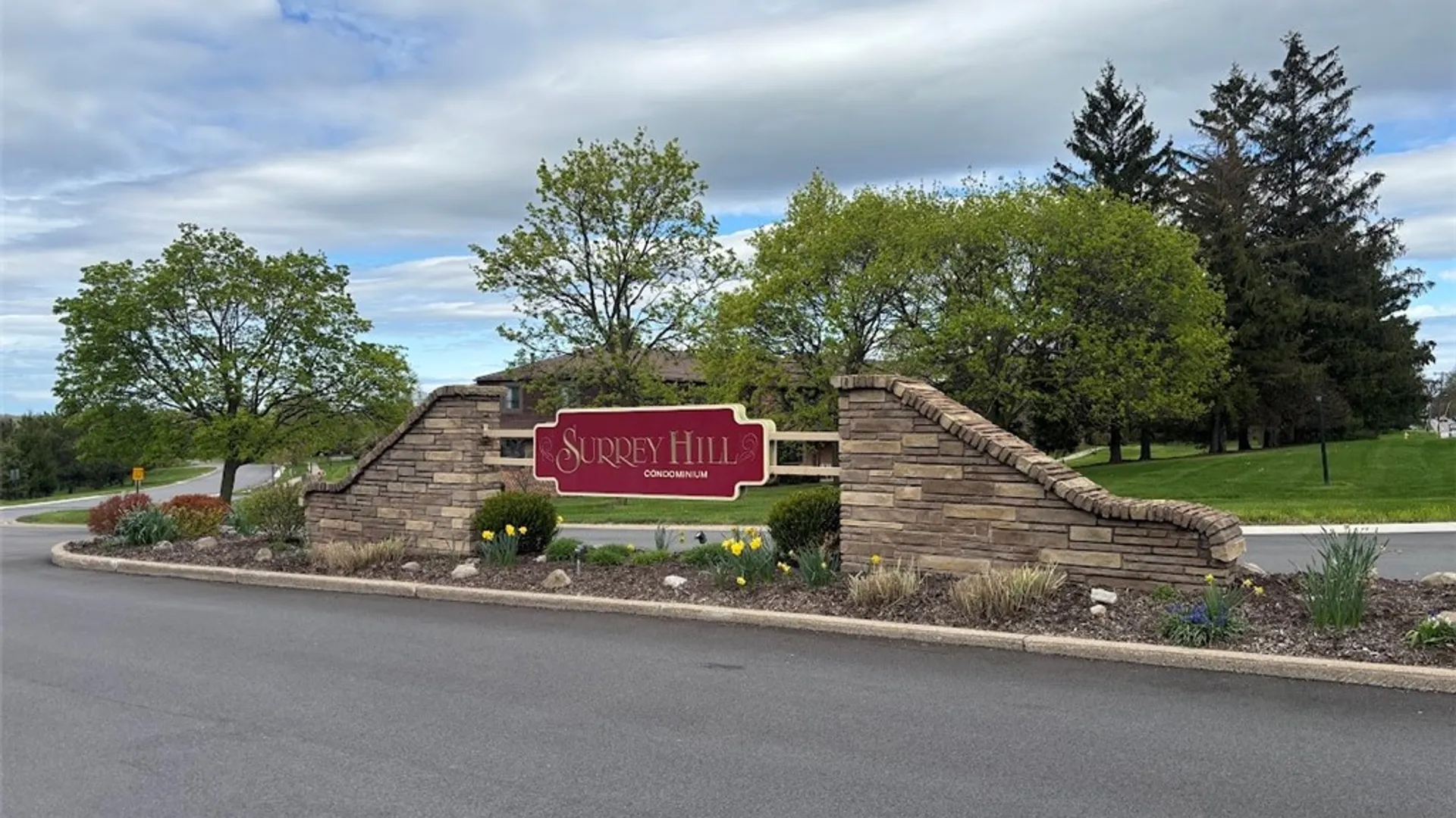 Property at 352 Surrey Hill, Henrietta, NY 14623 46