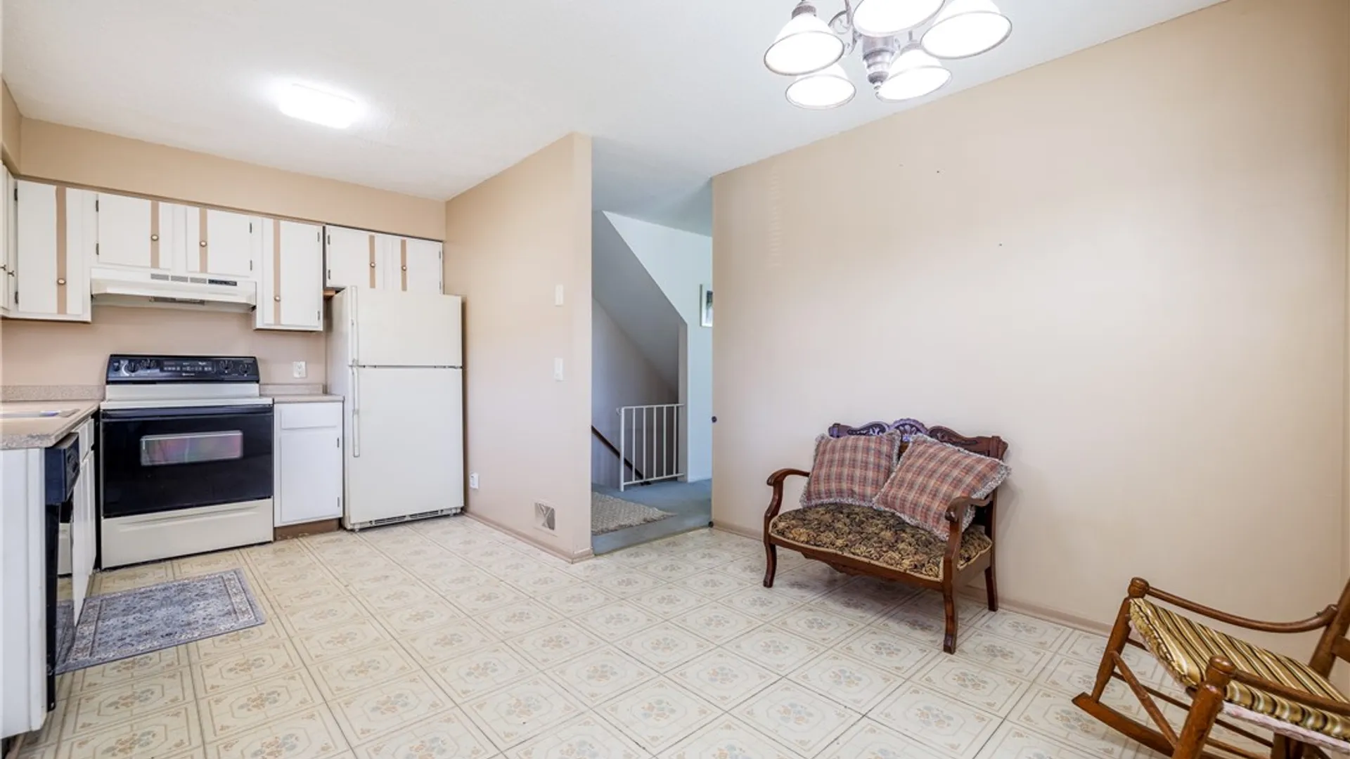 Property at 352 Surrey Hill, Henrietta, NY 14623 8