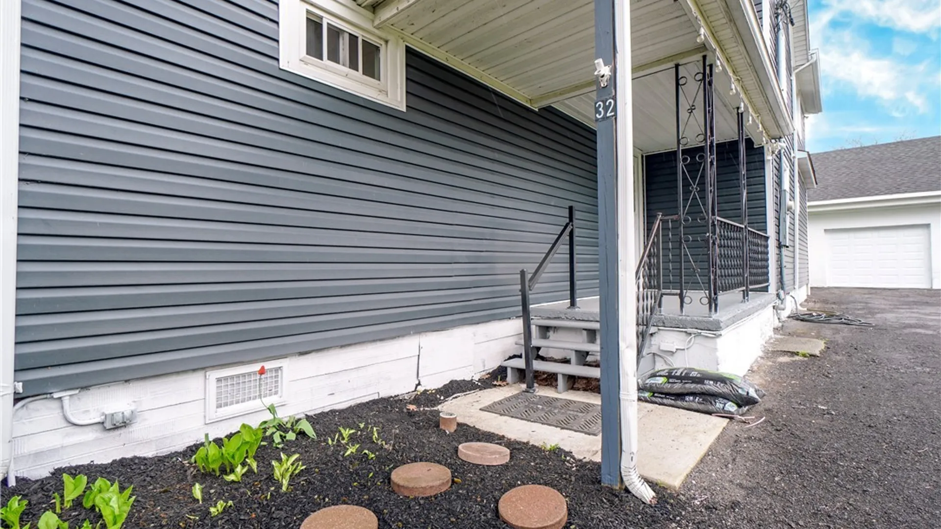 Property at 32 3rd Avenue, North Tonawanda, NY 14120 2