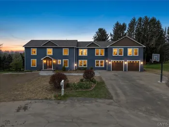 Property at 4454 Carriage Circle, DeWitt, NY 13078