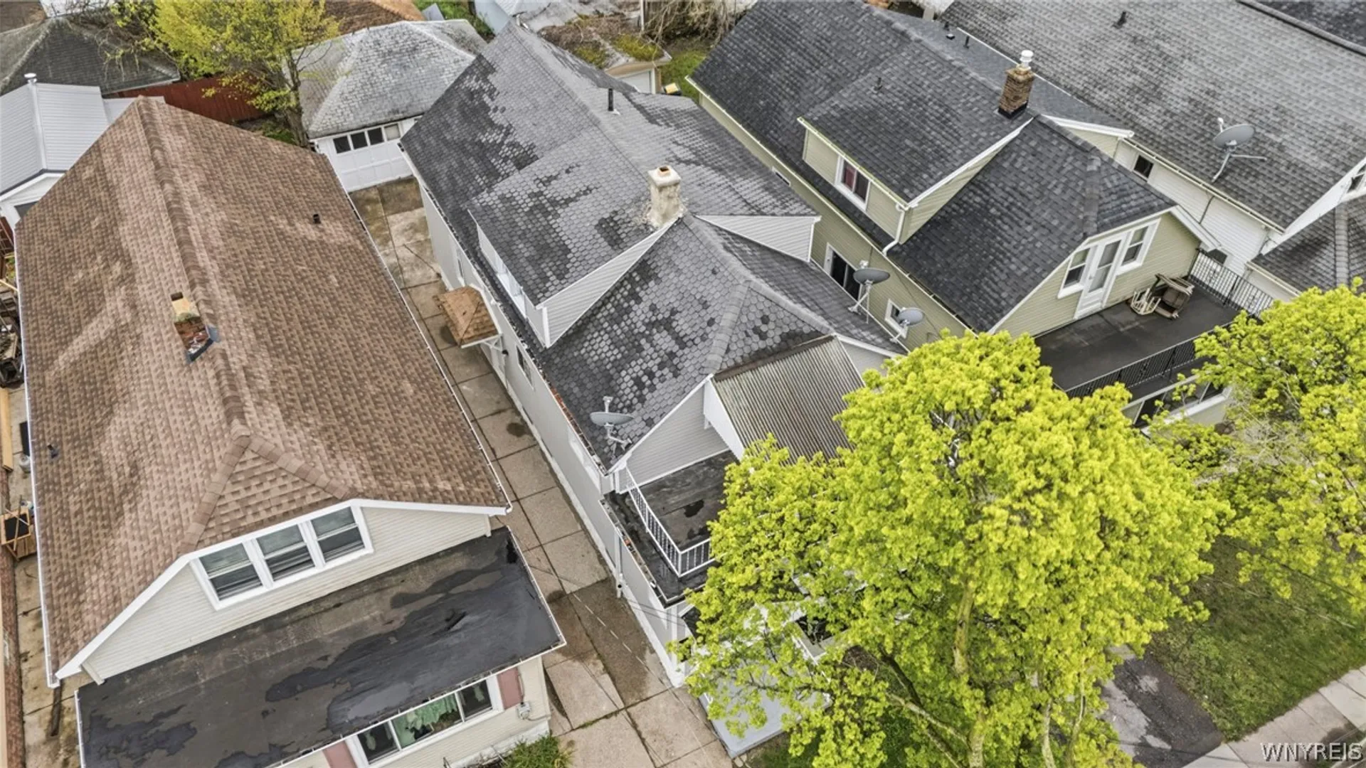 Property at 237 Rounds Avenue, Buffalo, NY 14215 36