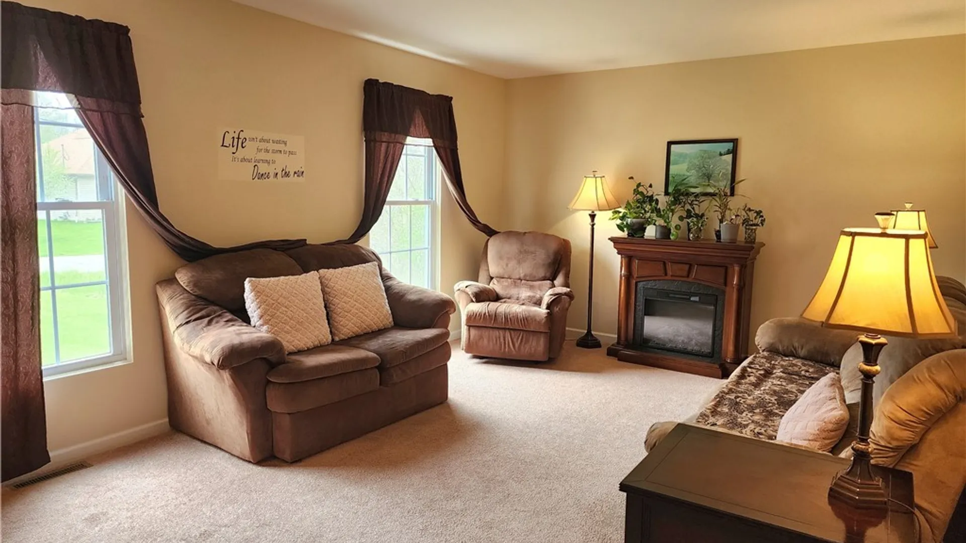 Property at 4362 Abbott Parkway, Hamburg, NY 14219 5