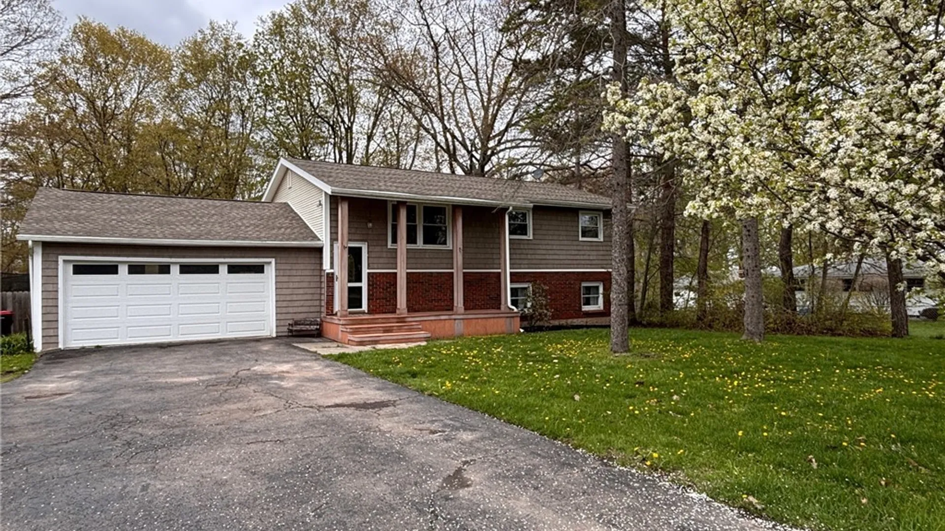 Property at 4742 Cottage Road, Royalton, NY 14067 2