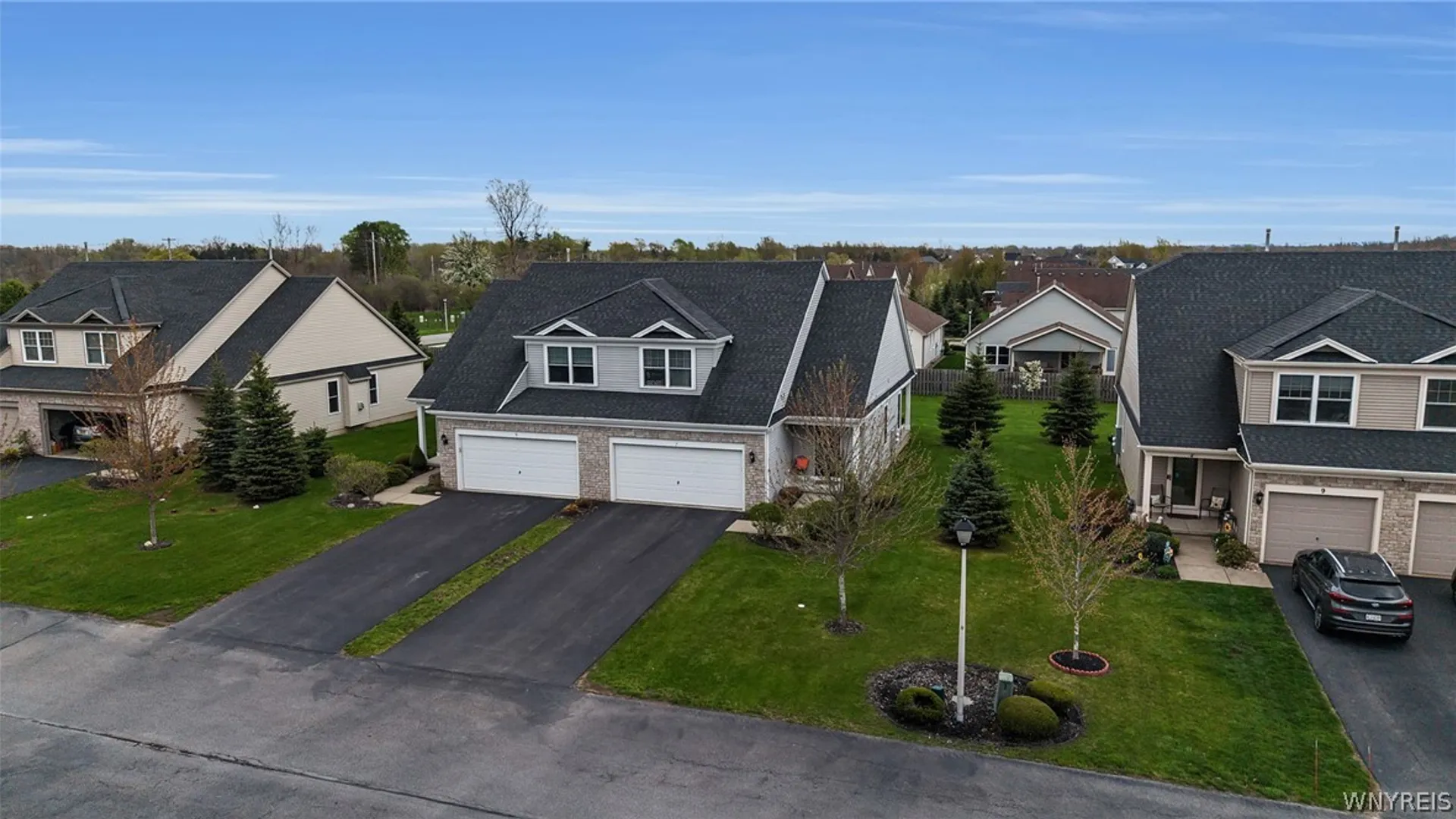 Property at 7 Cumberland Street, Lancaster, NY 14086 44