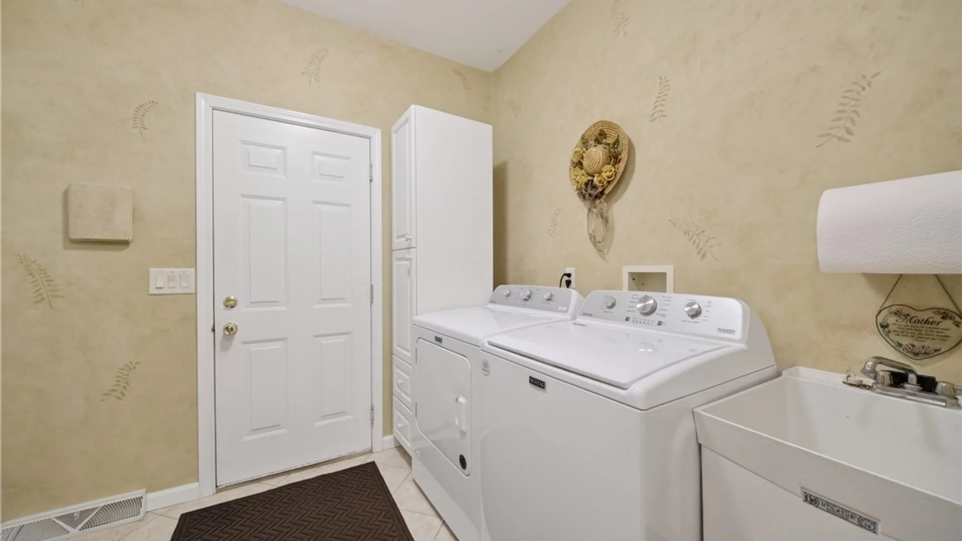 Property at 132 Lorian Drive, Salina, NY 13212 48