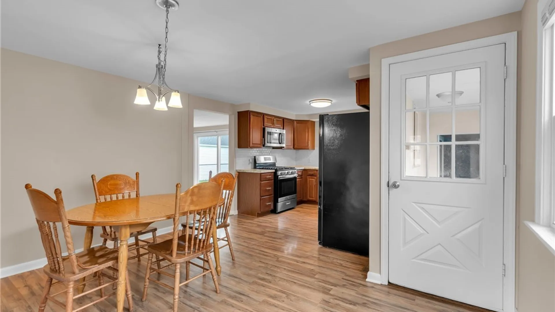 Property at 87 Irwinwood Road, Lancaster, NY 14086 10