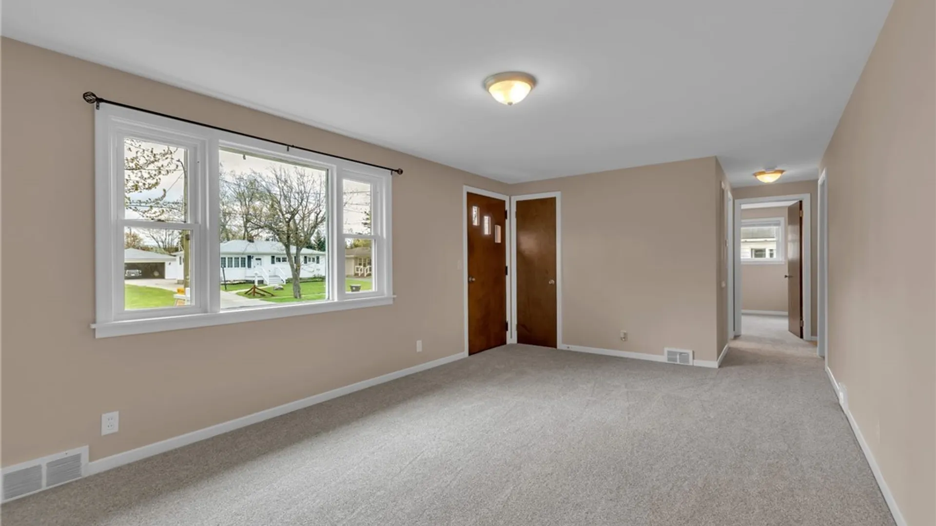 Property at 87 Irwinwood Road, Lancaster, NY 14086 11