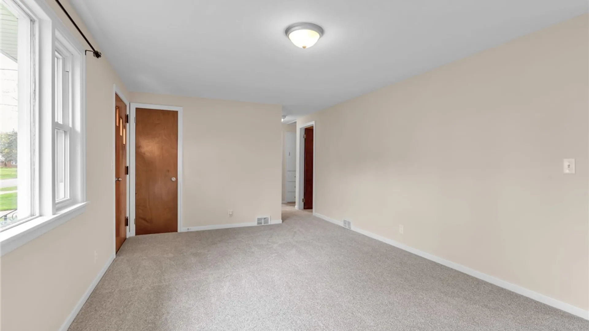 Property at 87 Irwinwood Road, Lancaster, NY 14086 13