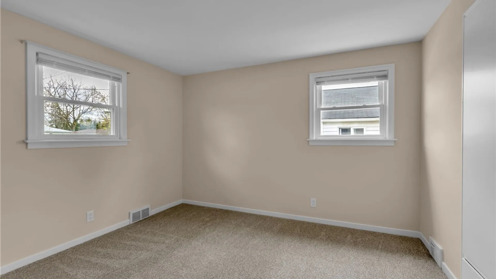 Property at 87 Irwinwood Road, Lancaster, NY 14086 19