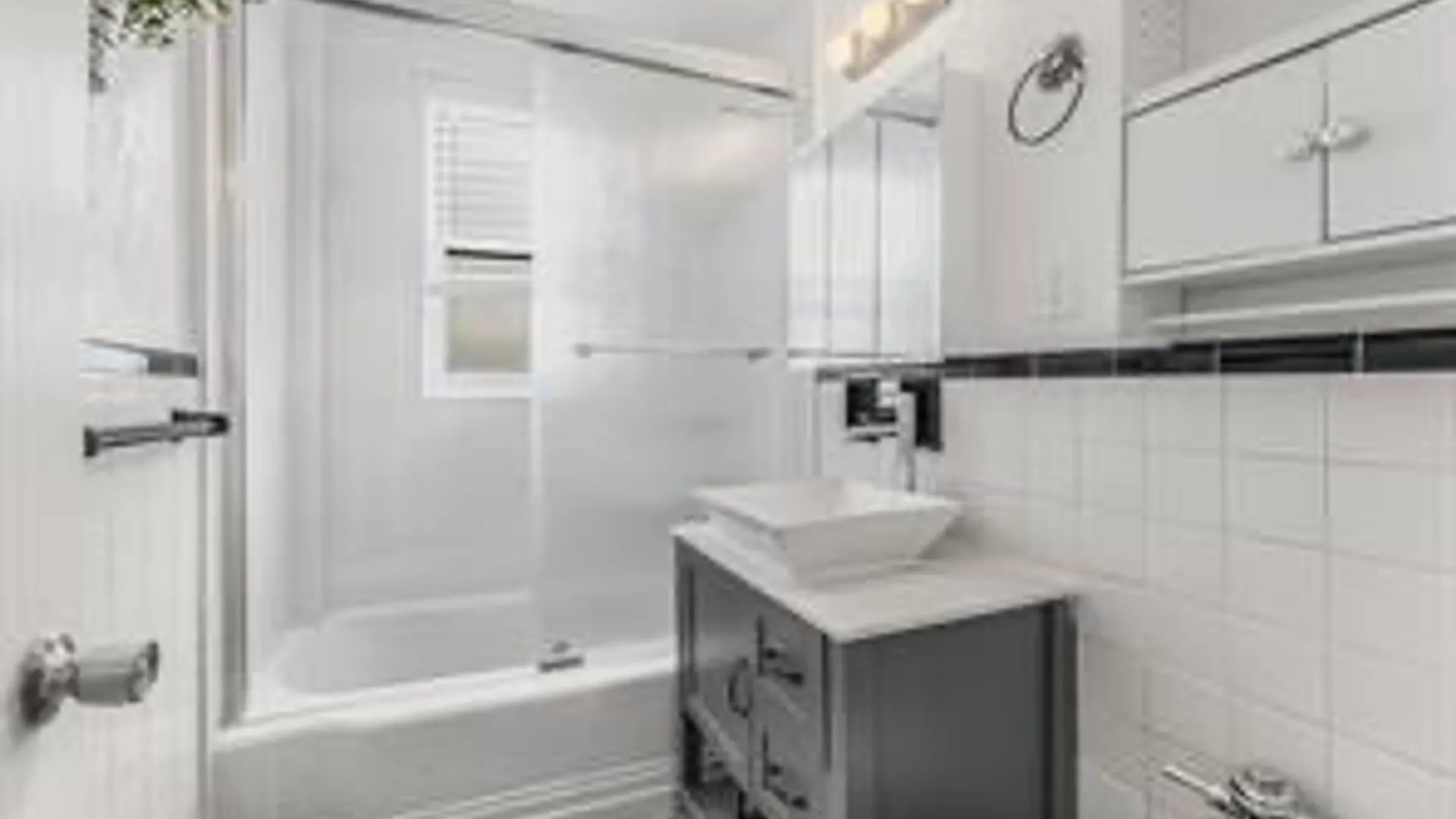 Property at 480 Riverdale Ave, Yonkers, NY 10705 9