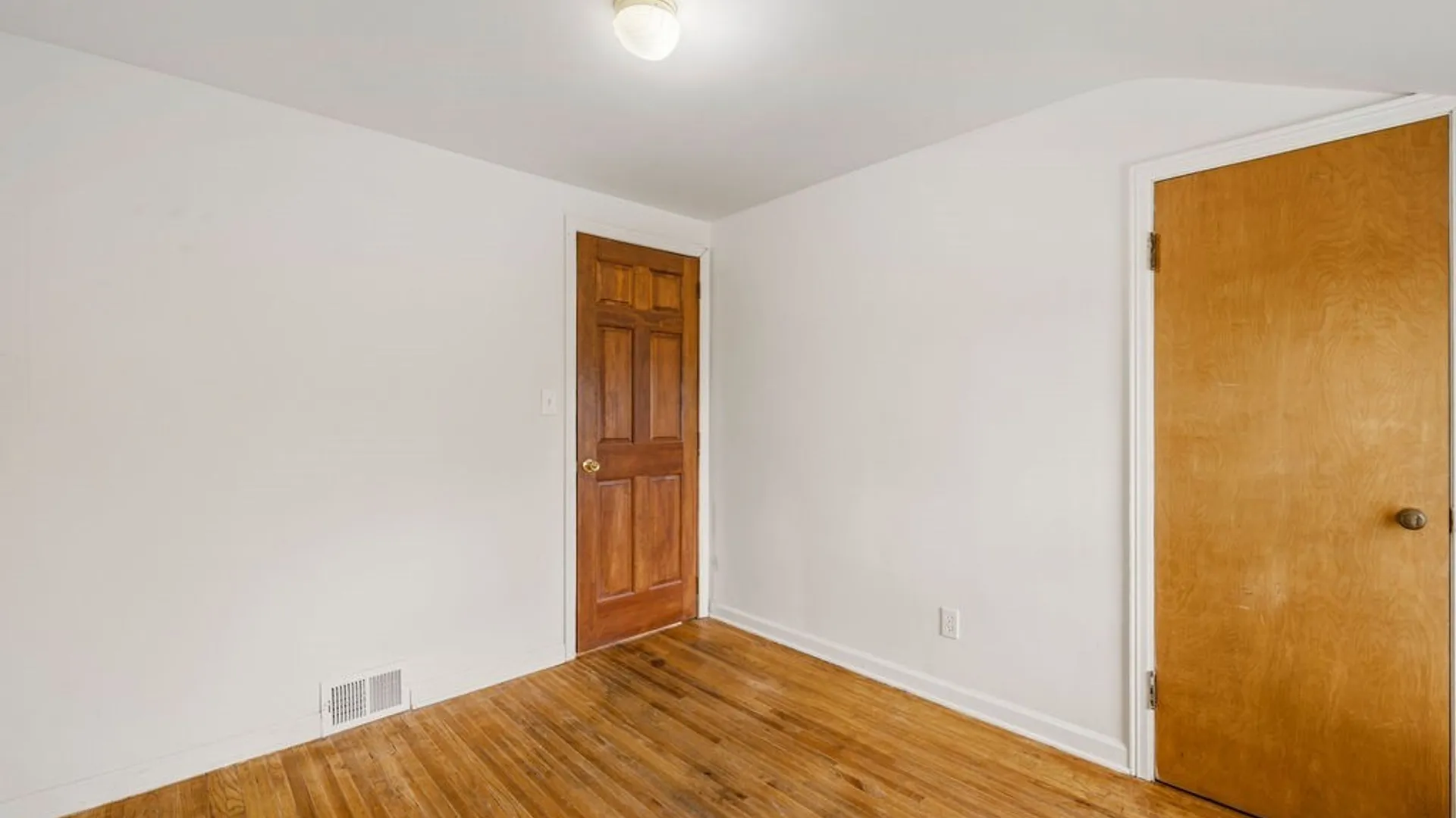 Property at 8472 Rivershore Drive, Niagara Falls, NY 14304 18