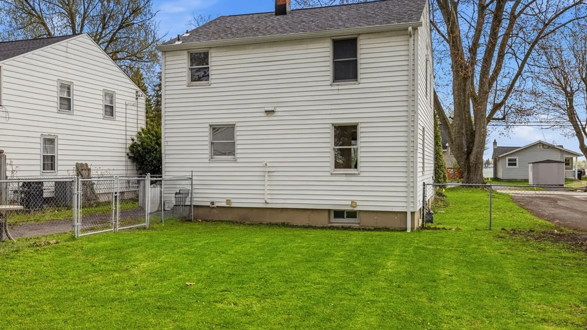 Property at 8472 Rivershore Drive, Niagara Falls, NY 14304 25