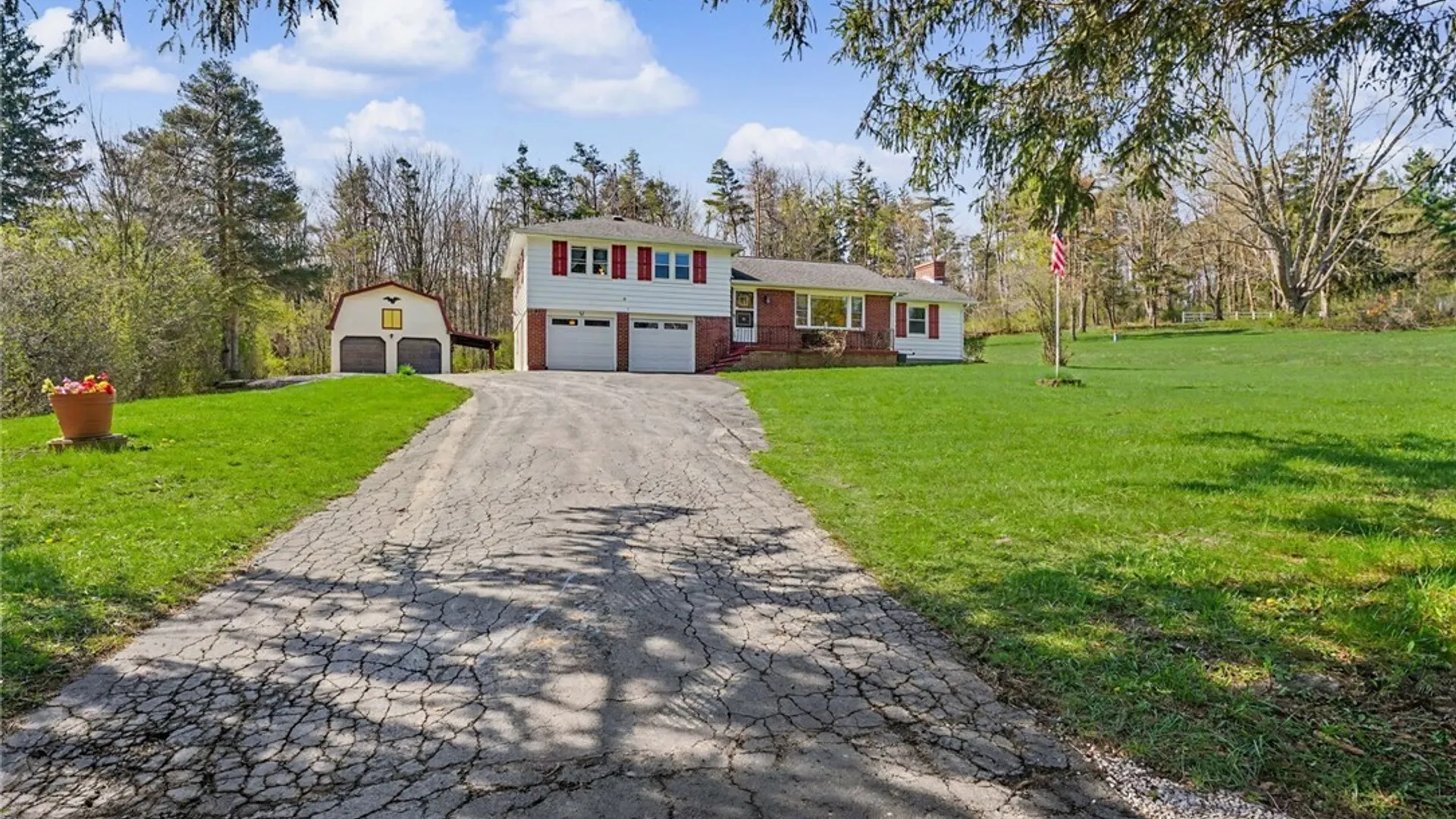 Property at 1599 Hubbard Road, Aurora, NY 14052 3