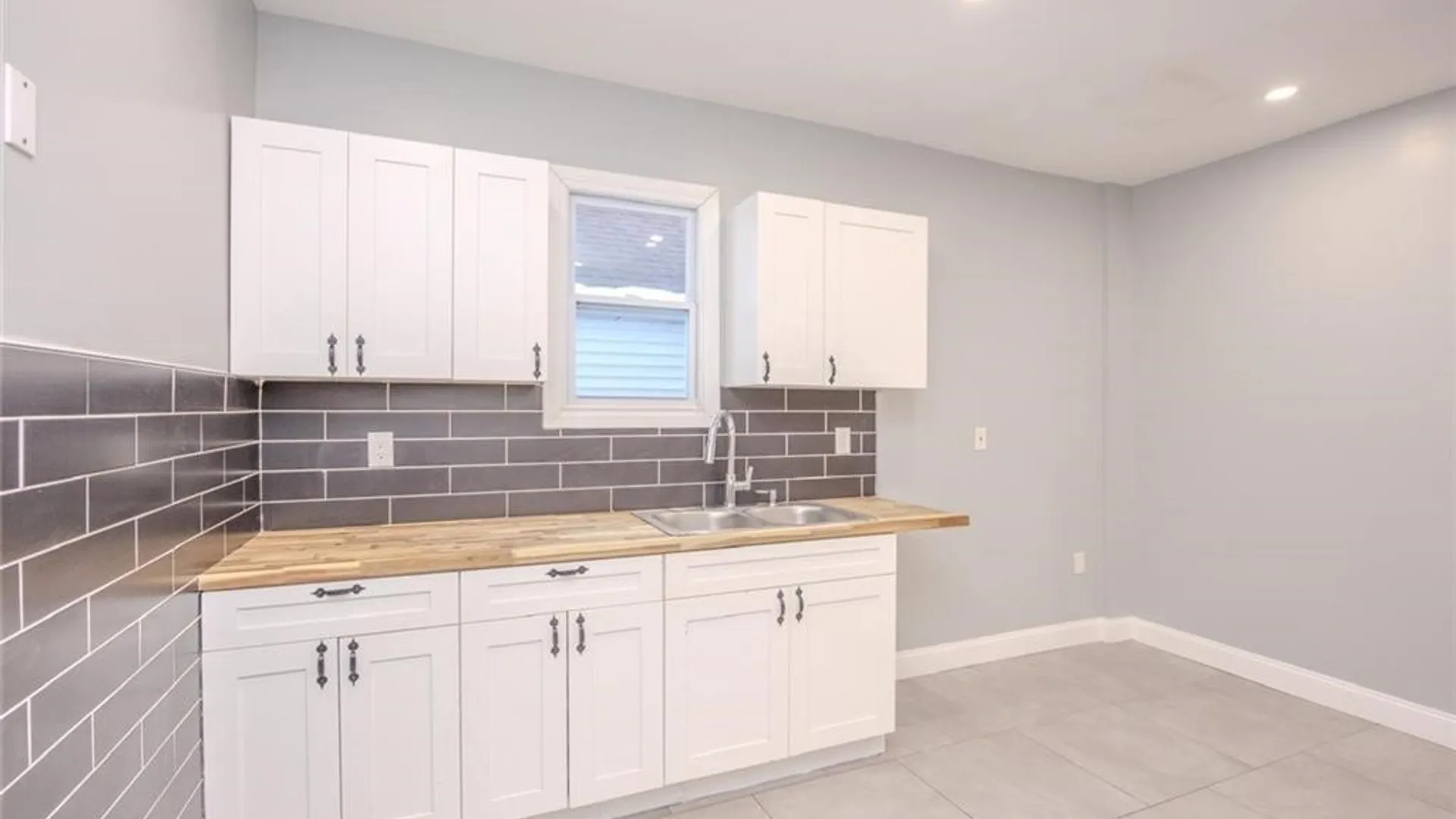 Property at 2658 Niagara Avenue, Niagara Falls, NY 14305 15