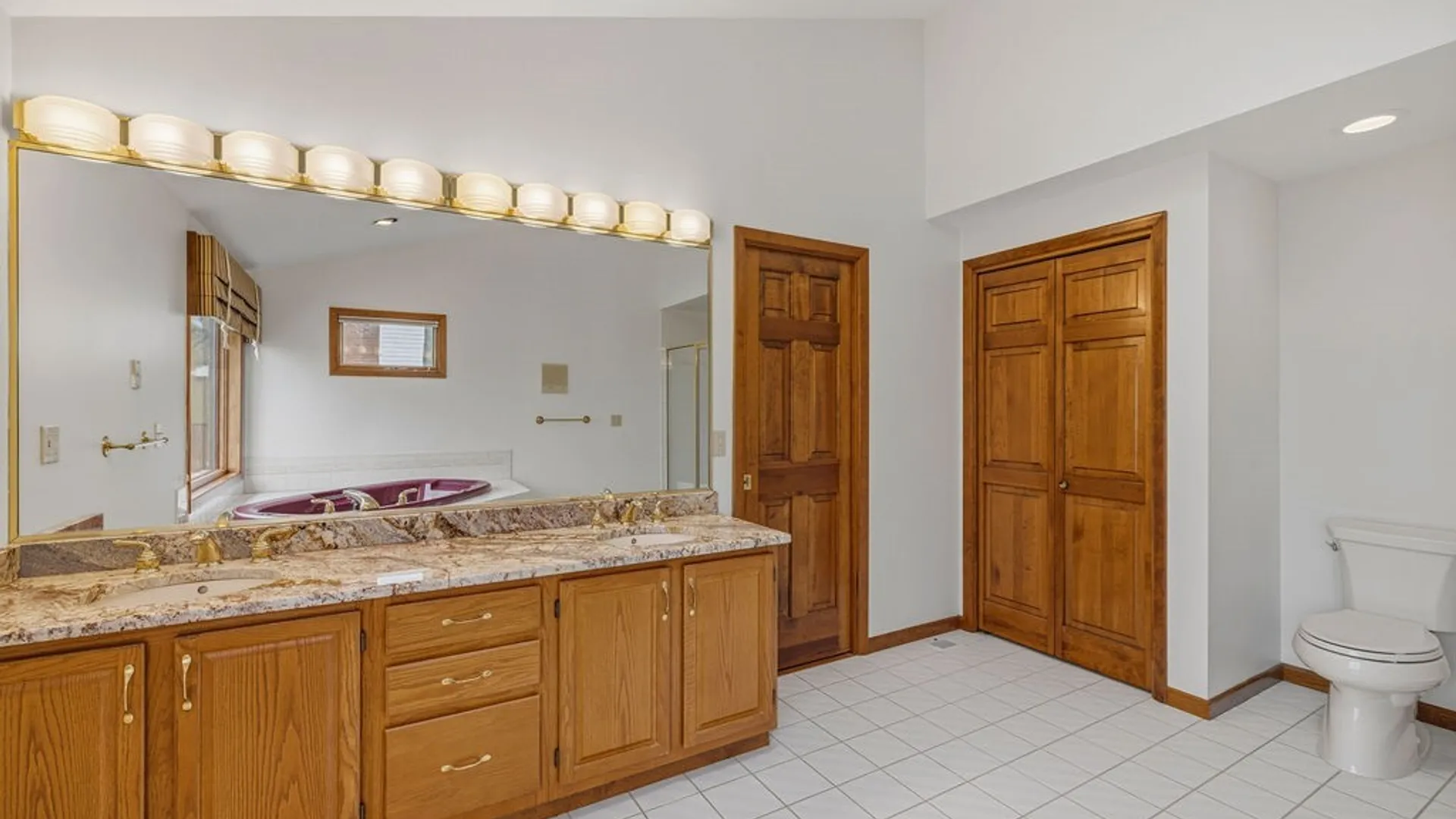 Property at 165 Spicer Creek Run, Grand Island, NY 14072 25