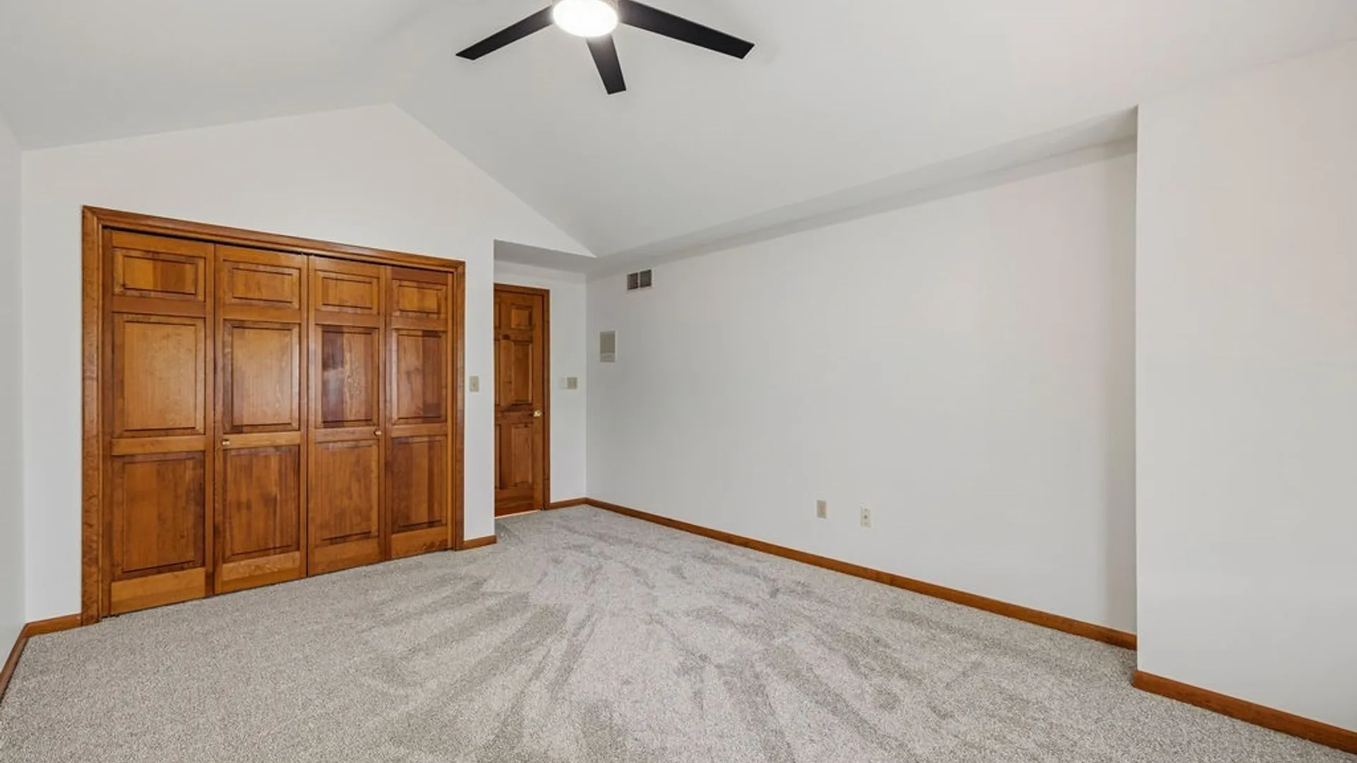 Property at 165 Spicer Creek Run, Grand Island, NY 14072 28
