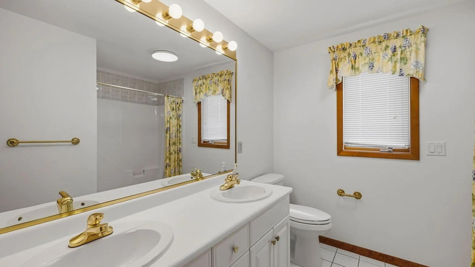 Property at 165 Spicer Creek Run, Grand Island, NY 14072 31