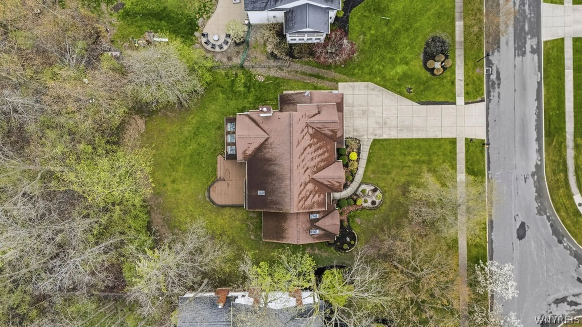 Property at 165 Spicer Creek Run, Grand Island, NY 14072 40