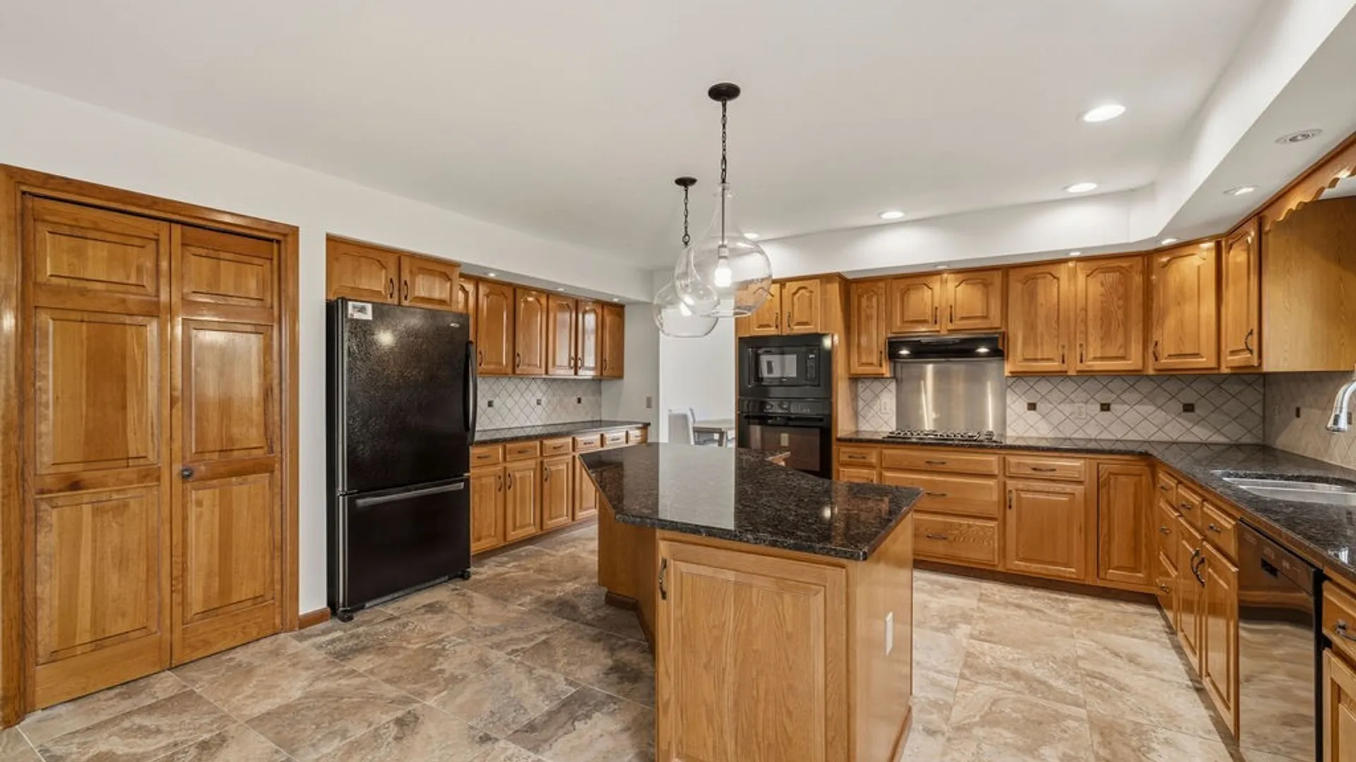 Property at 165 Spicer Creek Run, Grand Island, NY 14072 8