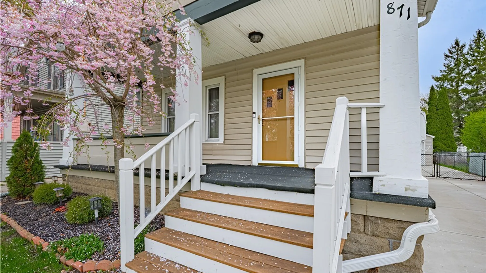Property at 871 Payne Avenue, North Tonawanda, NY 14120 2