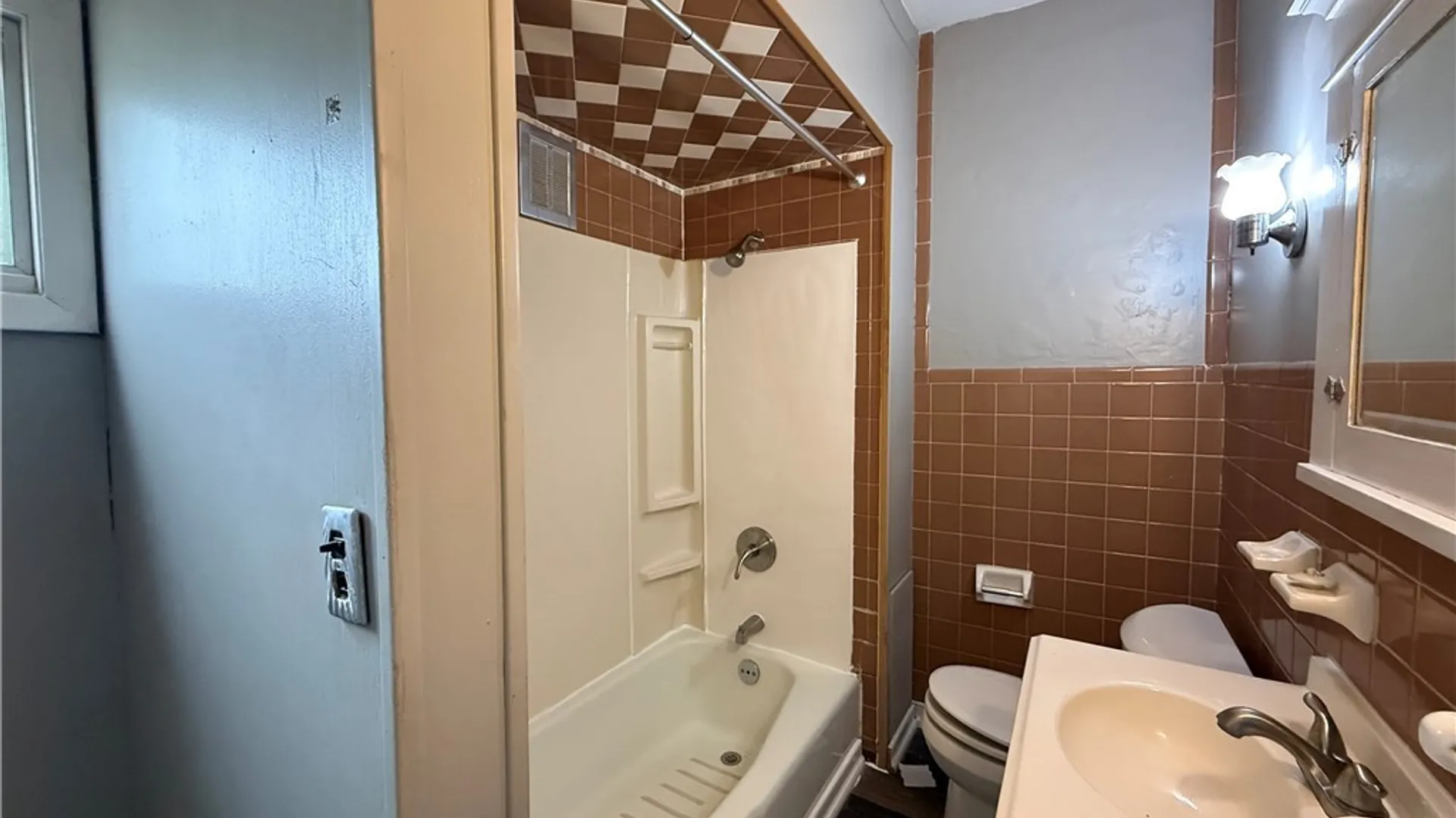 Property at 79 Henrietta Avenue, Buffalo, NY 14207 19