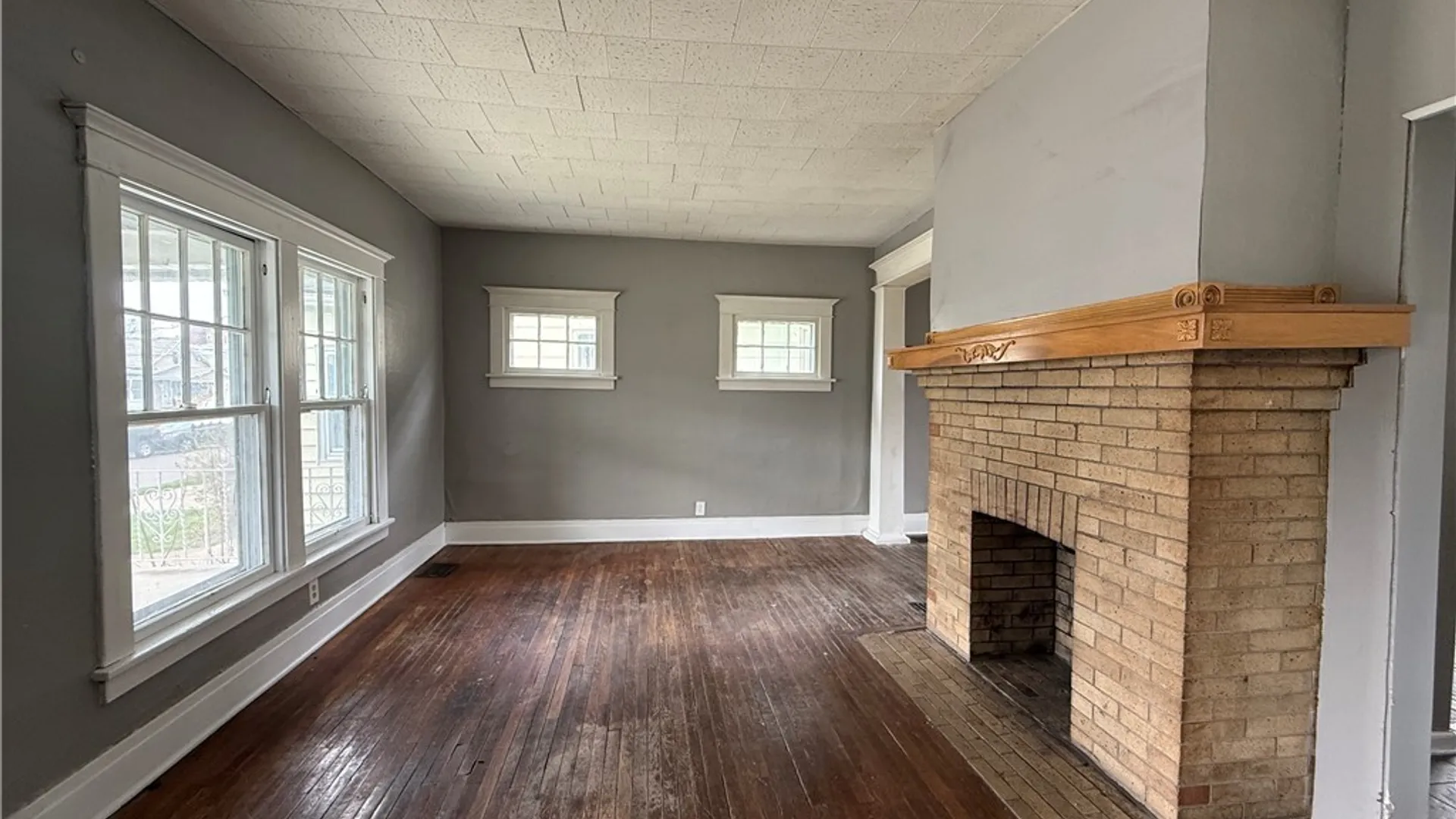 Property at 79 Henrietta Avenue, Buffalo, NY 14207 4