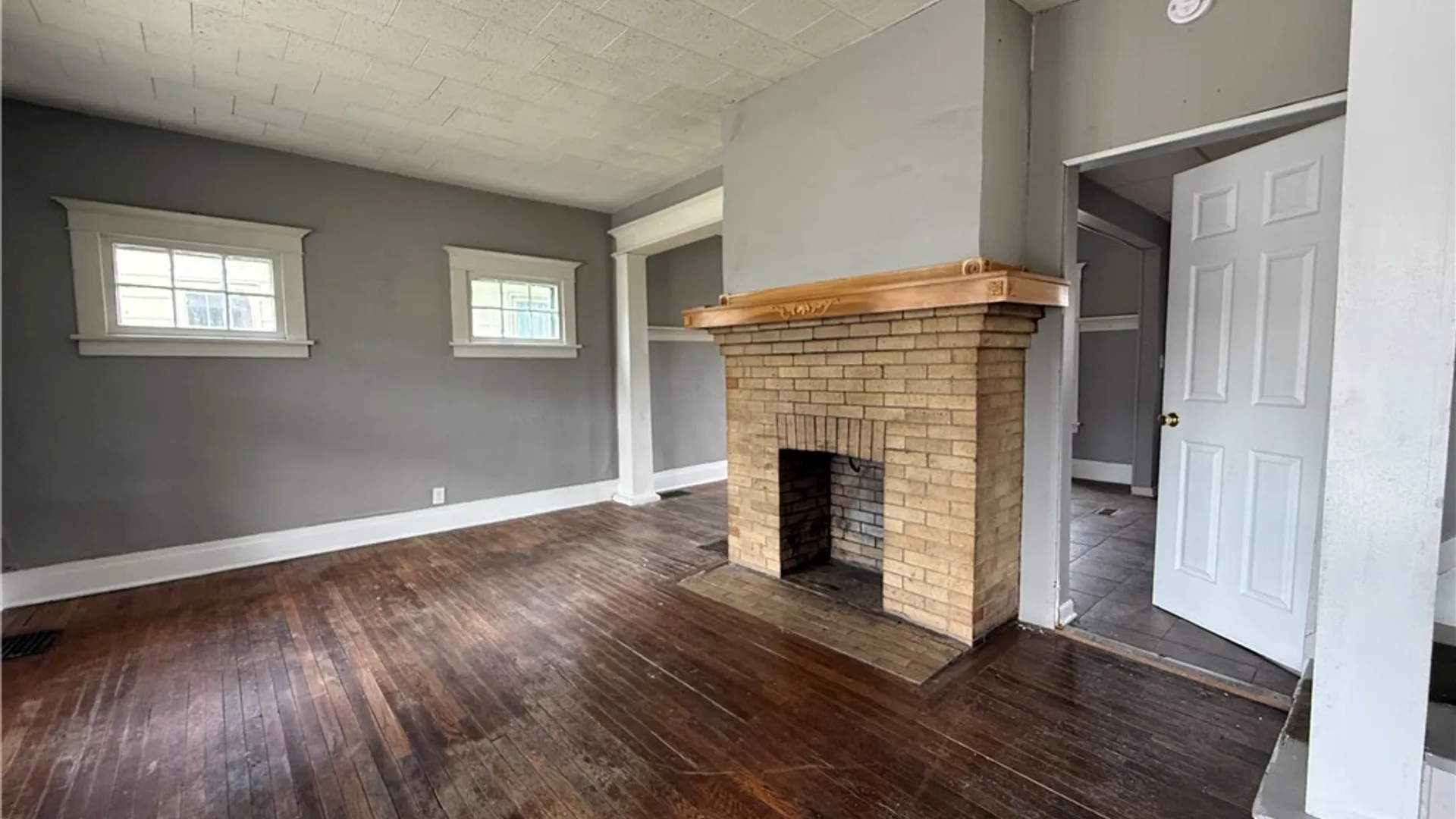 Property at 79 Henrietta Avenue, Buffalo, NY 14207 5