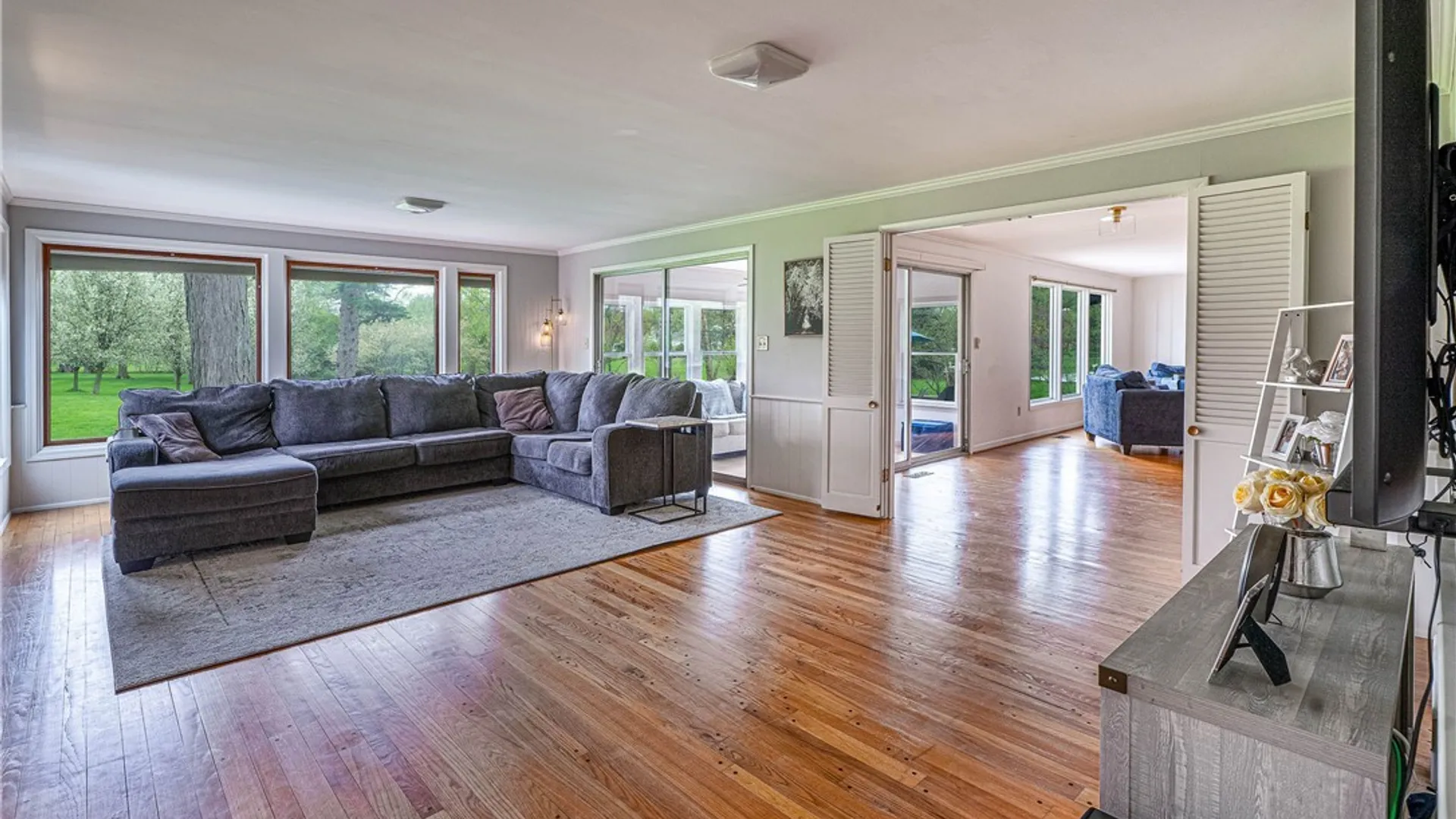 Property at 5 Knollwood Lane, Amherst, NY 14221 15